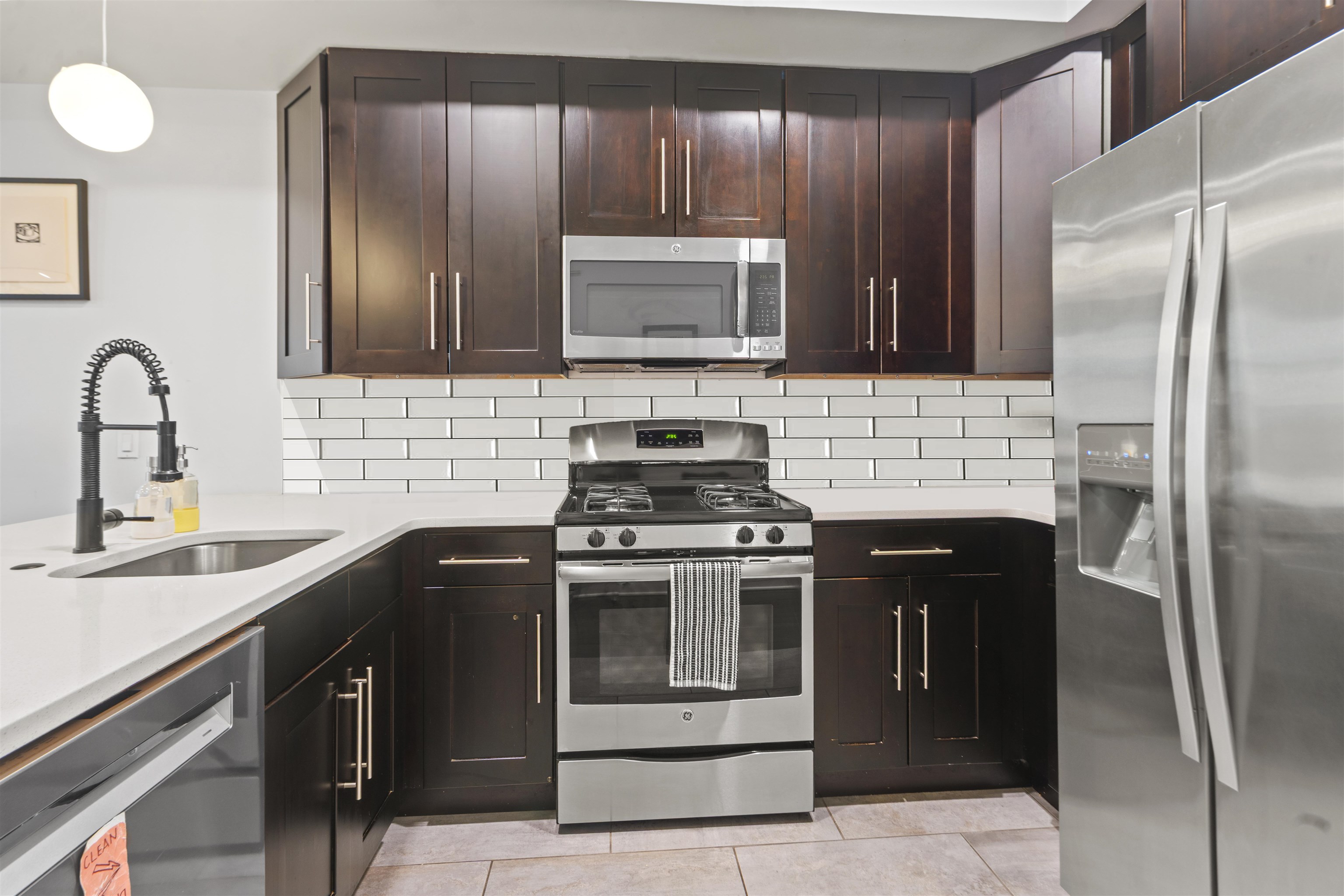 Jersey City, New Jersey, 07307, United States, 3 Bedrooms Bedrooms, ,2 BathroomsBathrooms,Residential,For Sale,1916782