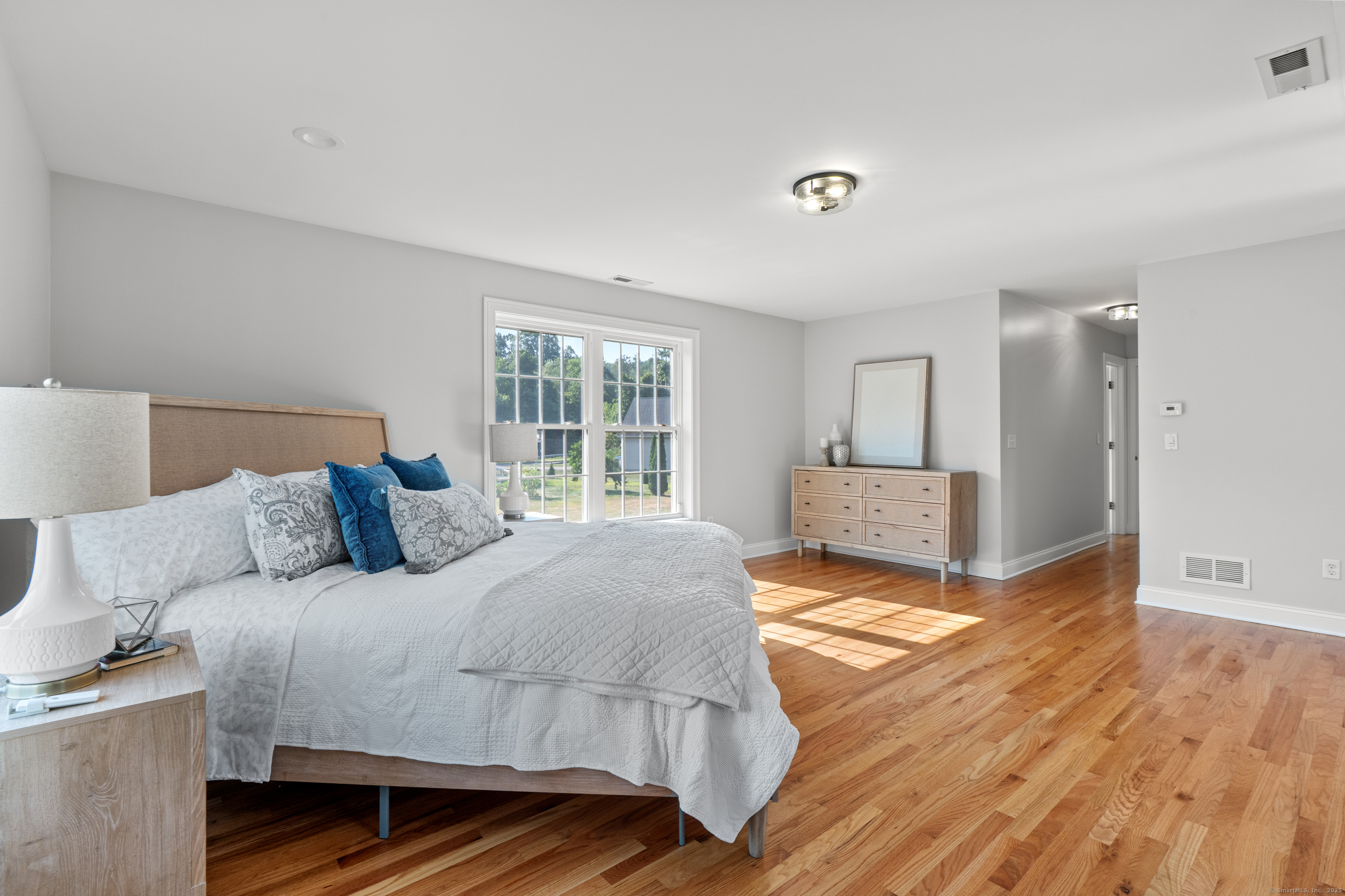 Manchester, Connecticut, 06040, United States, 4 Bedrooms Bedrooms, ,3 BathroomsBathrooms,Residential,For Sale,1919833