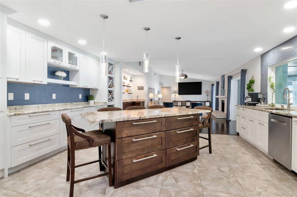 Clearwater, Florida, 33761, United States, 5 Bedrooms Bedrooms, ,3 BathroomsBathrooms,Residential,For Sale,1991990