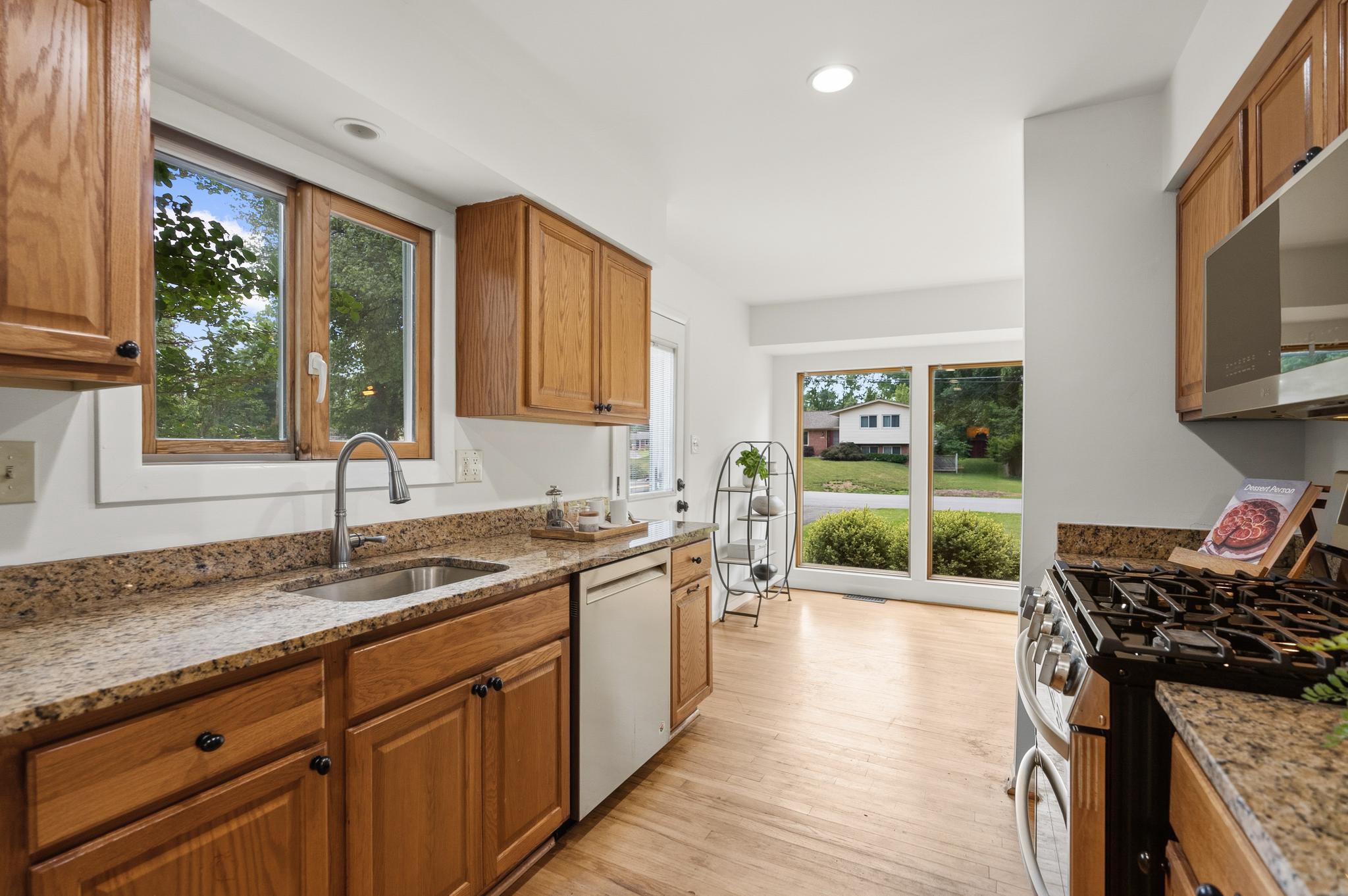  8719 Gateshead Road, Alexandria, VA, 22309 - 物件實景