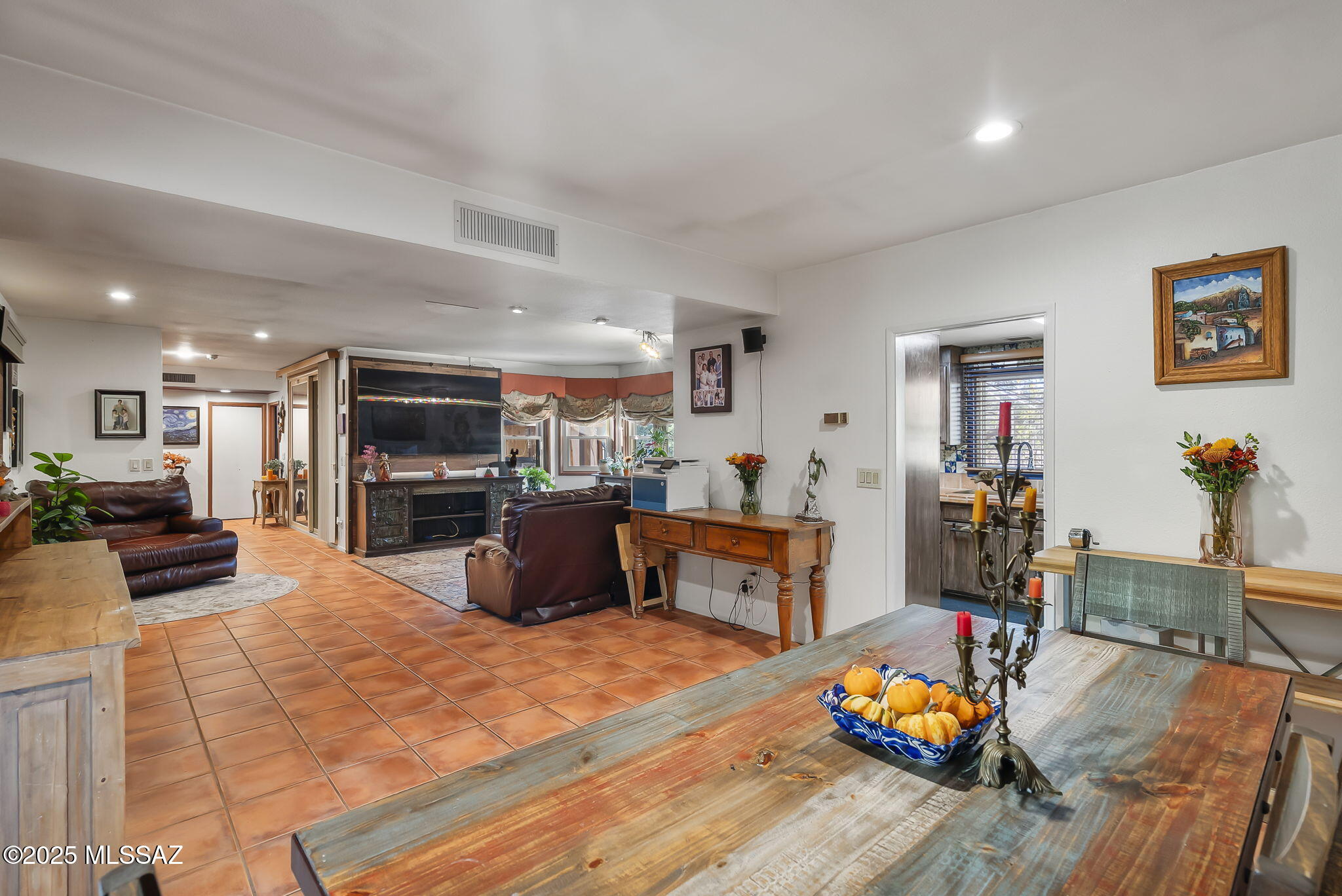 Tubac, Arizona, 85646, United States, 2 Bedrooms Bedrooms, ,3 BathroomsBathrooms,Residential,For Sale,1991588