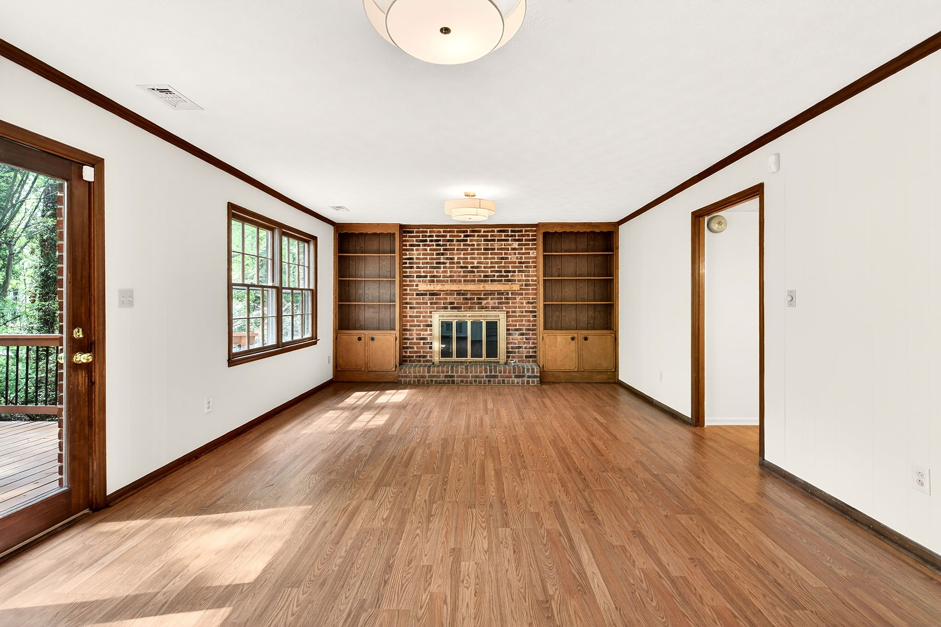  Thoughtfully Expanded and Updated Dunwoody Home on Wooded 0.82+/- Acre Lot - 物件實景