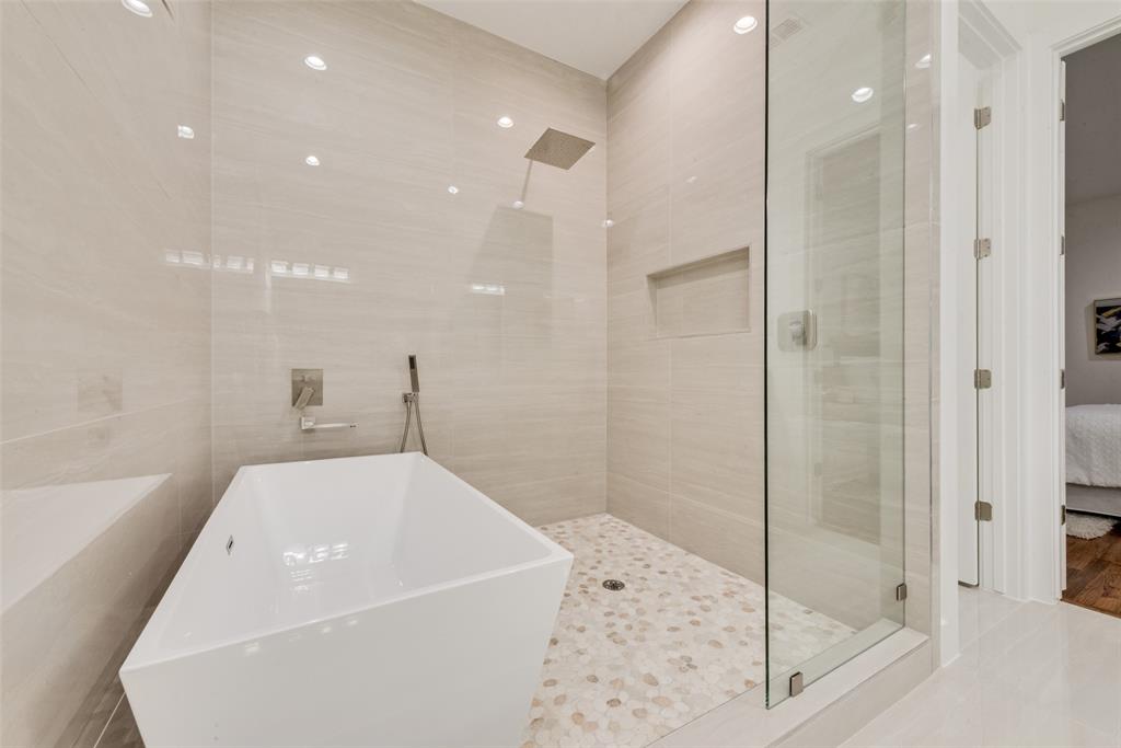 Dallas, Texas, 75208, United States, 3 Bedrooms Bedrooms, ,3 BathroomsBathrooms,Residential,For Sale,1986150