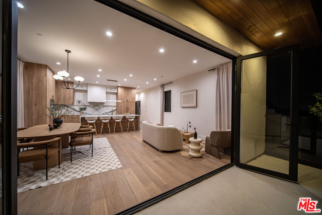 Los Angeles, California, 90065, United States, 3 Bedrooms Bedrooms, ,3 BathroomsBathrooms,Residential,For Sale,1939626