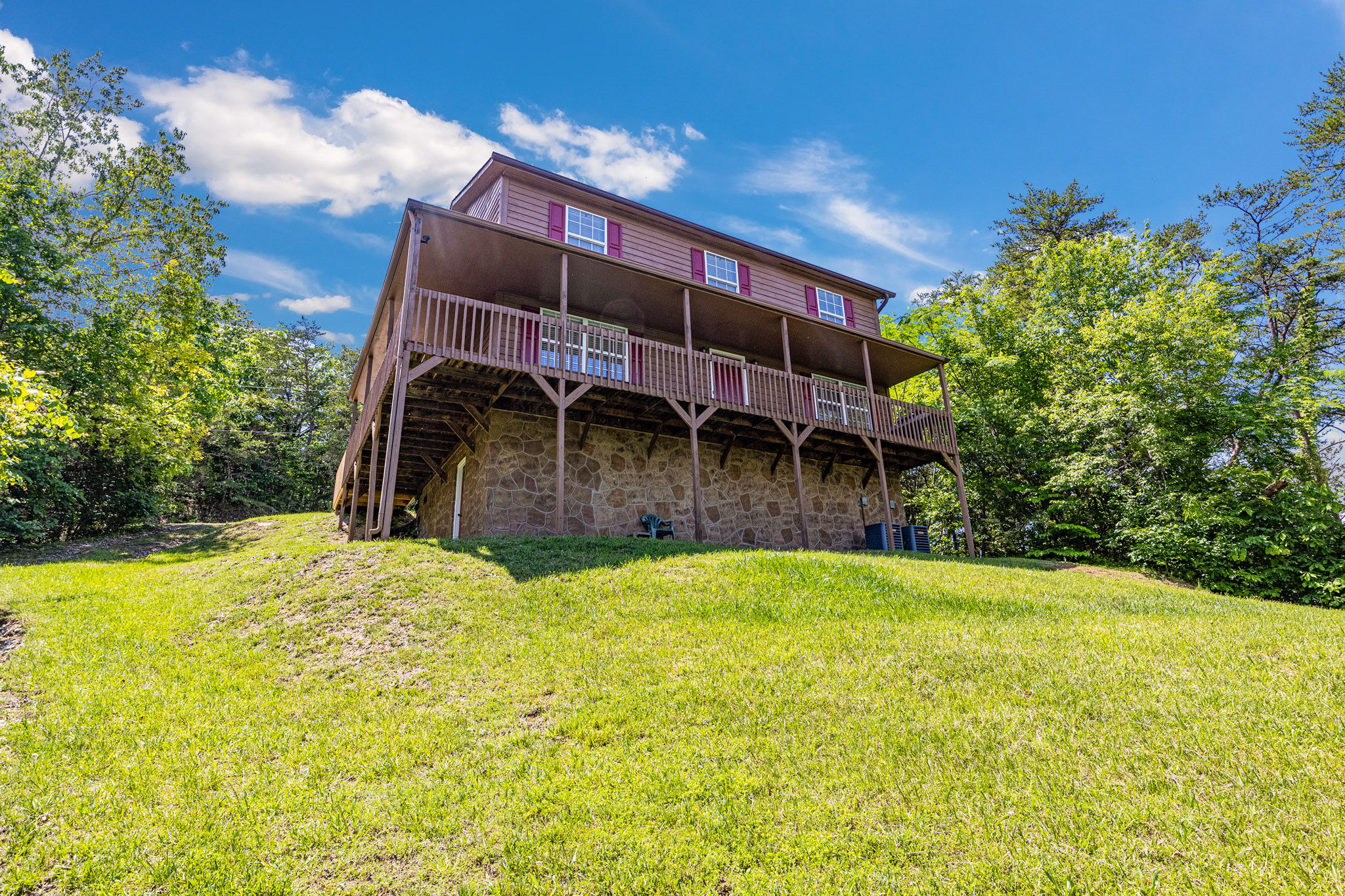 Sevierville, Tennessee, 37876, United States, 3 Bedrooms Bedrooms, ,2 BathroomsBathrooms,Residential,For Sale,1937497