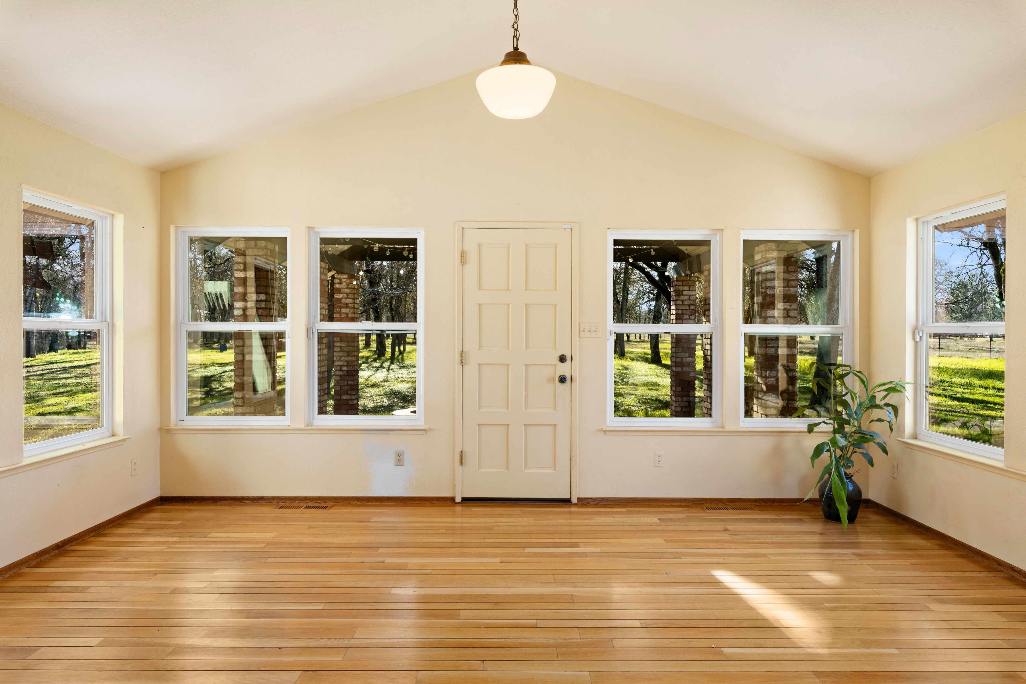  4962 Gaddy Lane - 物件實景