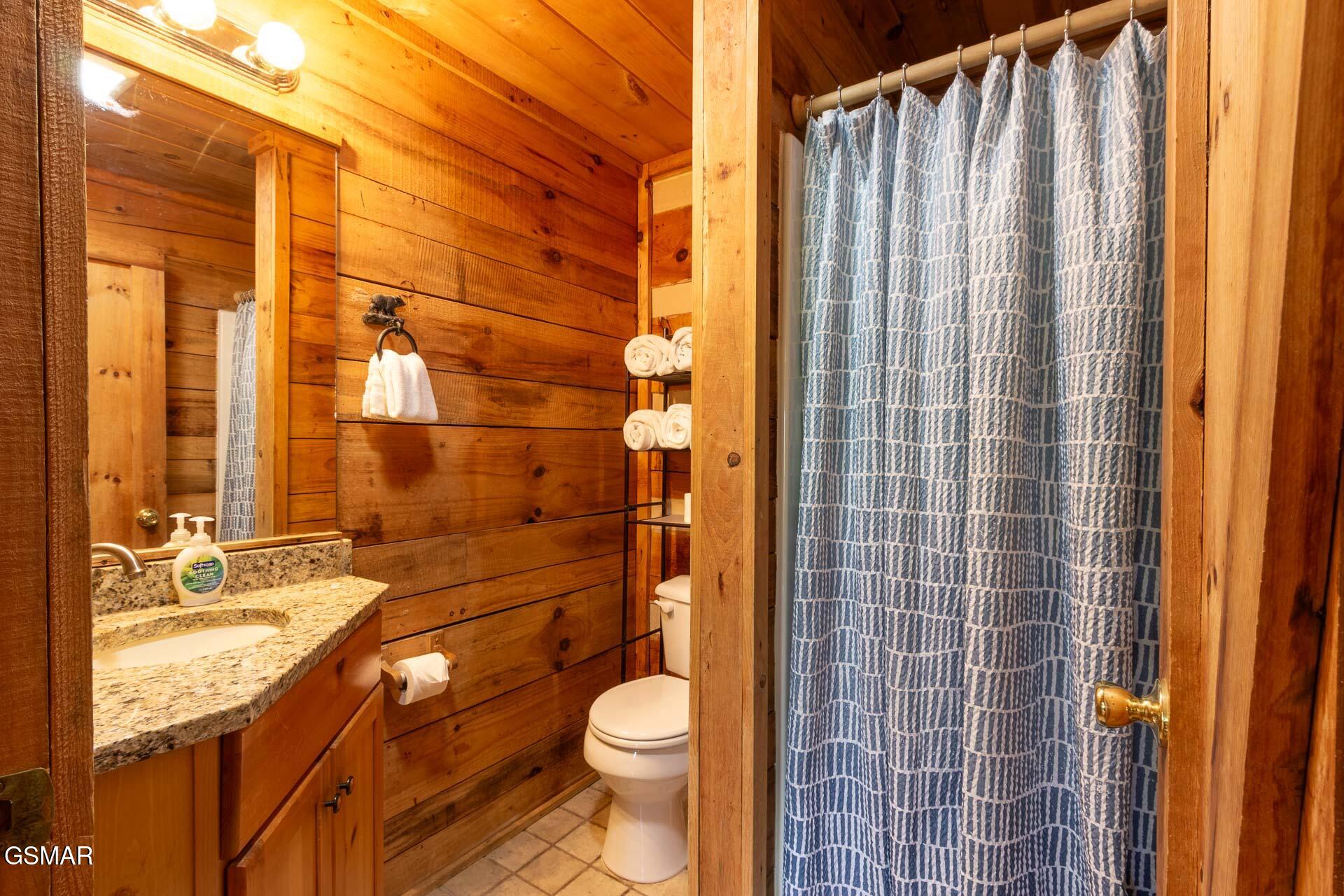 Sevierville, Tennessee, 37876, United States, 2 Bedrooms Bedrooms, ,3 BathroomsBathrooms,Residential,For Sale,1977438