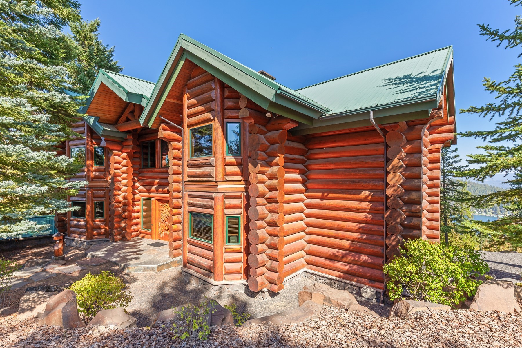  Log Estate overlooking Lake Coeur d
