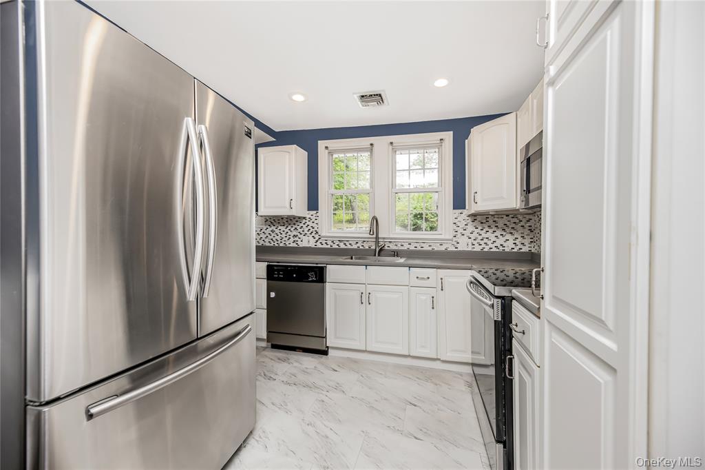 Putnam Valley, New York, 10579, United States, 3 Bedrooms Bedrooms, ,2 BathroomsBathrooms,Residential,For Sale,1974452