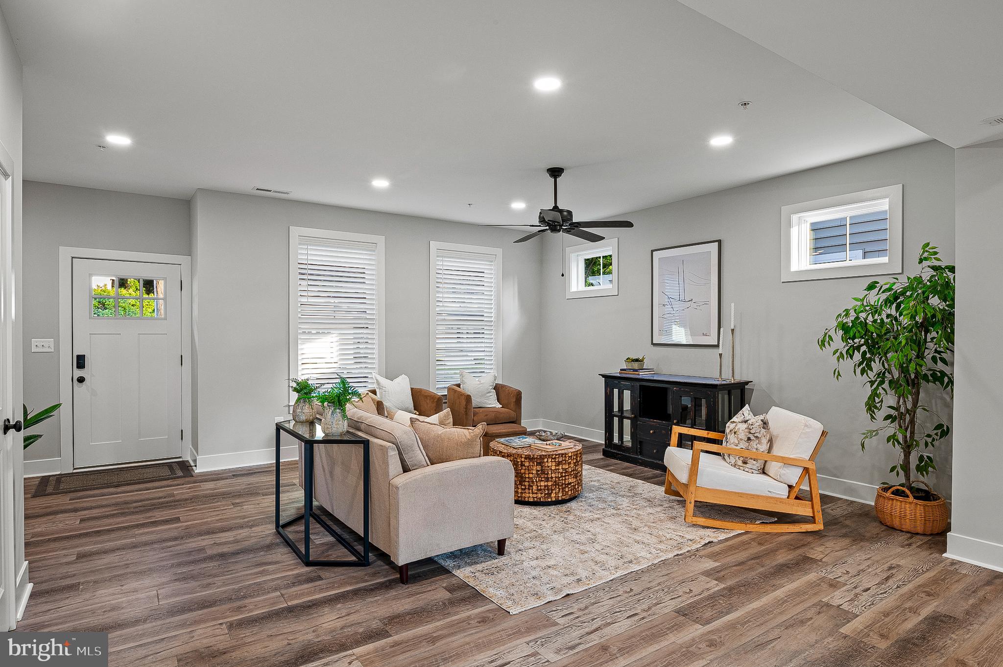 Edgewater, Maryland, 21037, United States, 5 Bedrooms Bedrooms, ,3 BathroomsBathrooms,Residential,For Sale,1895020