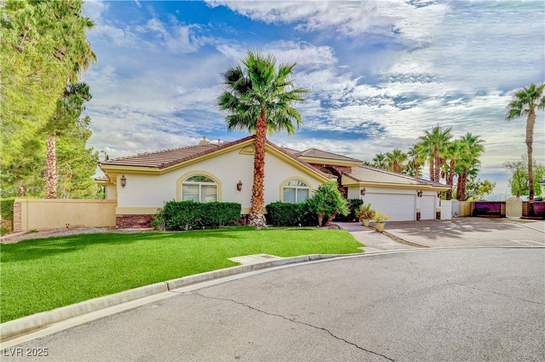 Las Vegas, Nevada, 89117, United States, 4 Bedrooms Bedrooms, ,5 BathroomsBathrooms,Residential,For Sale,2005418