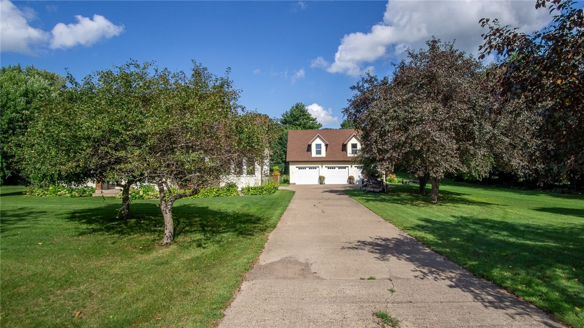 Bloomer, Wisconsin, 54724, United States, 4 Bedrooms Bedrooms, ,3 BathroomsBathrooms,Residential,For Sale,1983863