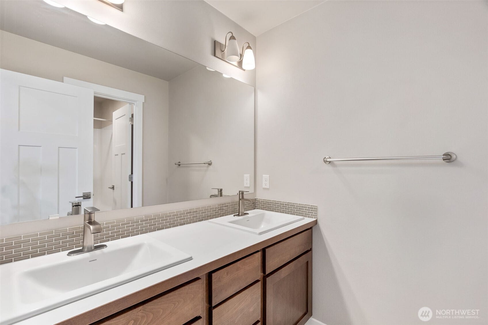 Tumwater, Washington, 98501, United States, 5 Bedrooms Bedrooms, ,4 BathroomsBathrooms,Residential,For Sale,1785194