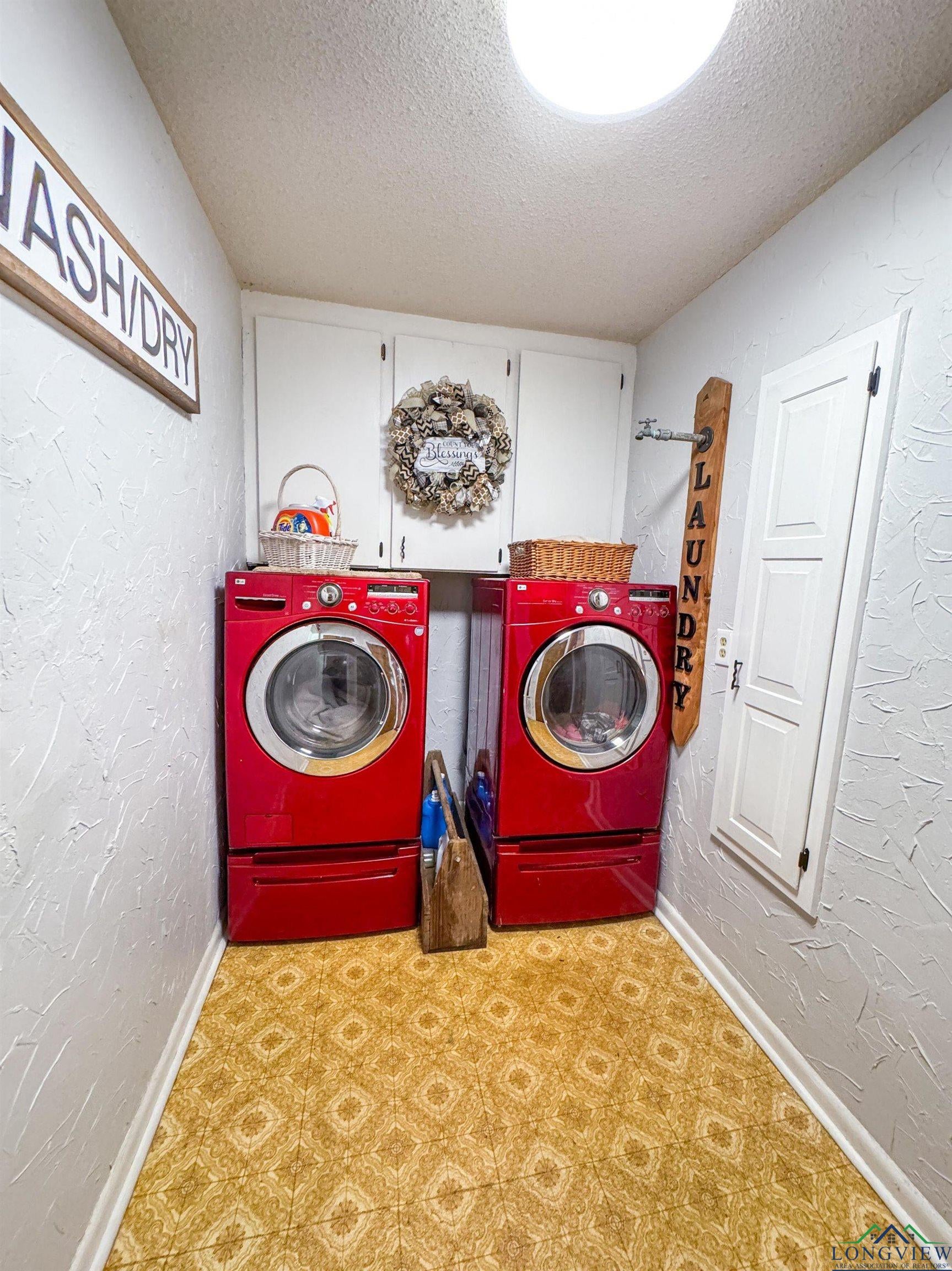 Linden, Texas, 75563, United States, 3 Bedrooms Bedrooms, ,3 BathroomsBathrooms,Residential,For Sale,1974630