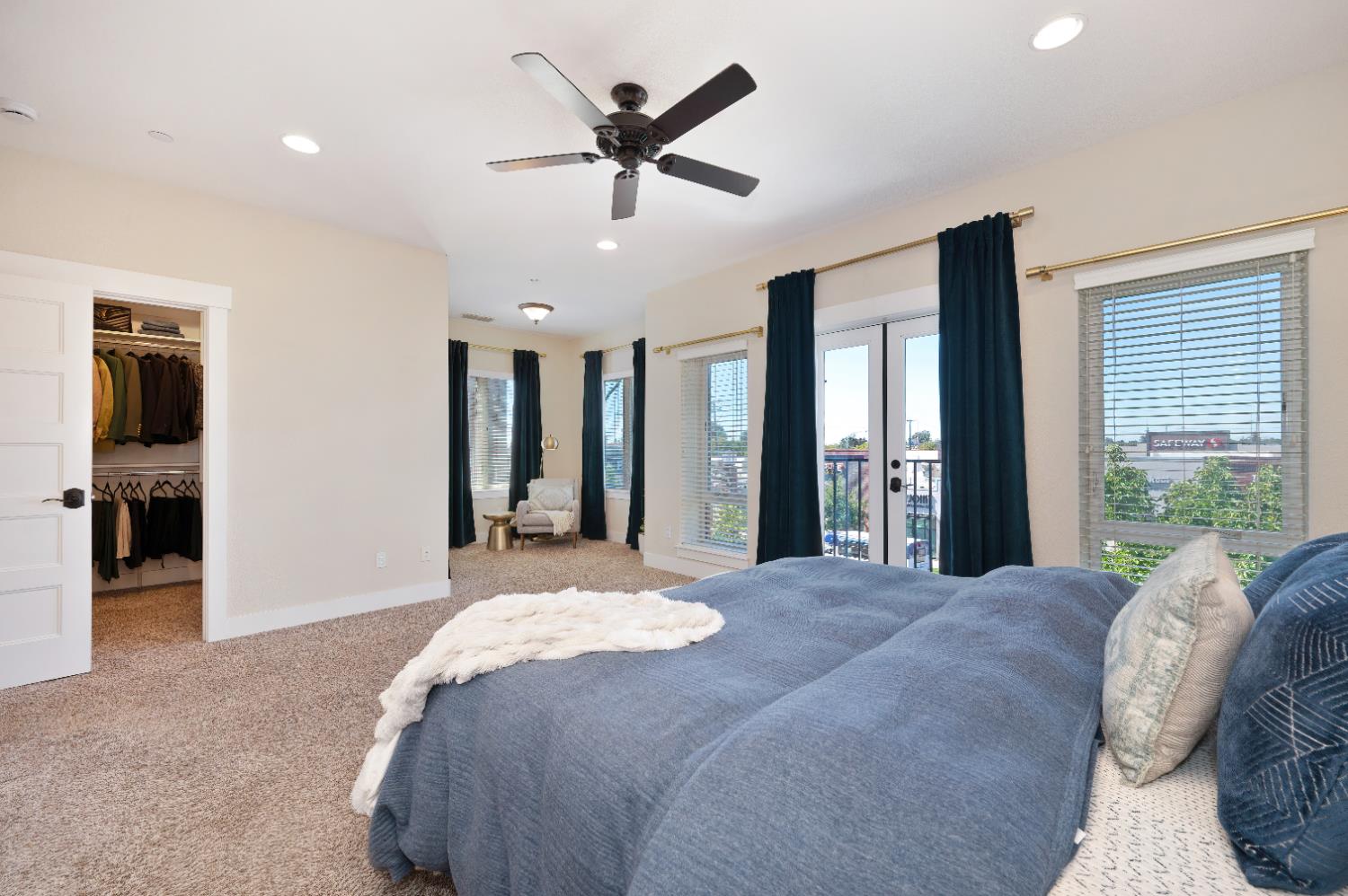 Sacramento, California, 95818, United States, 3 Bedrooms Bedrooms, ,3 BathroomsBathrooms,Residential,For Sale,1988052