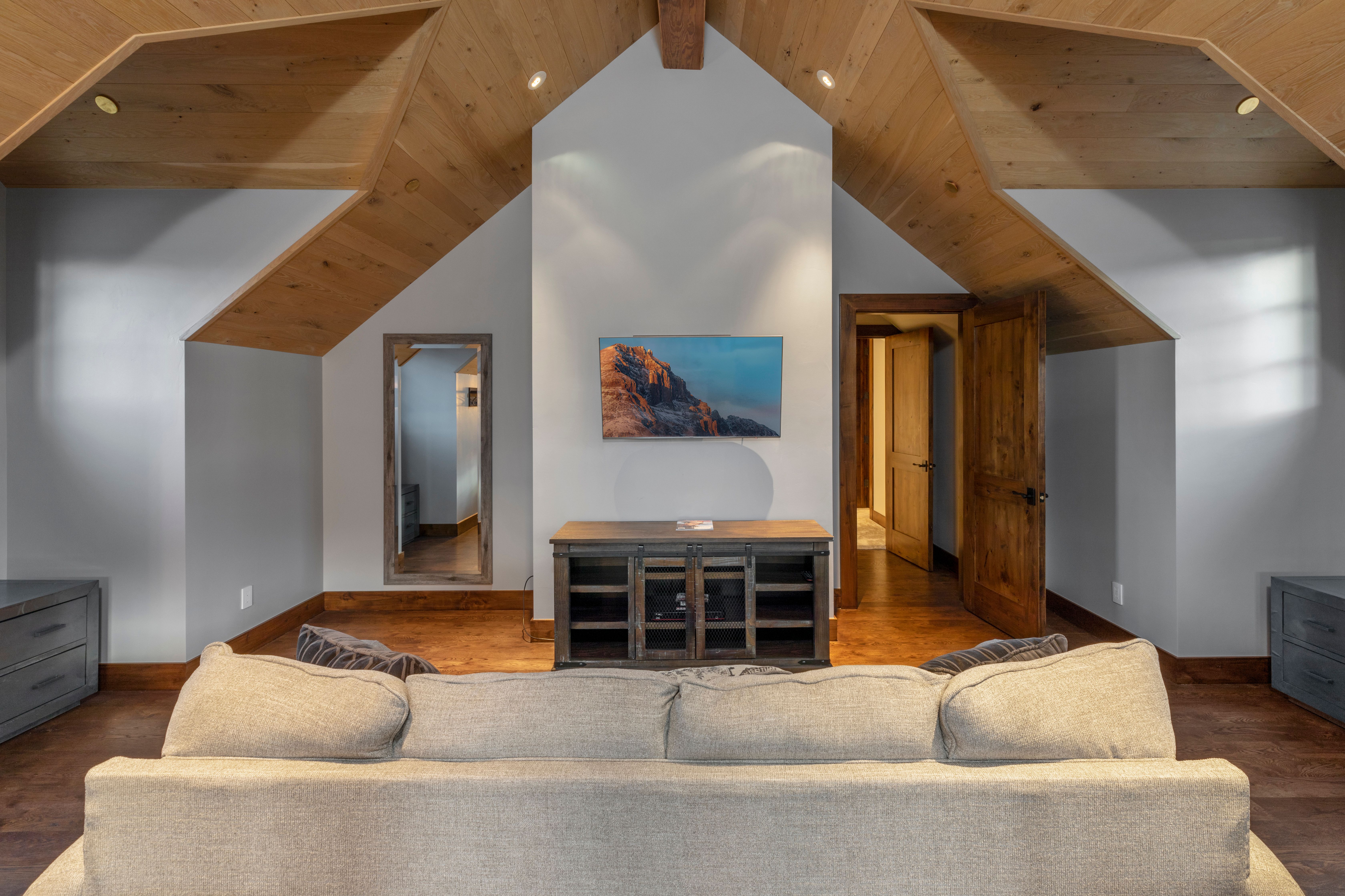  Refined Mountain Elegance In A Premier Setting - 物件實景