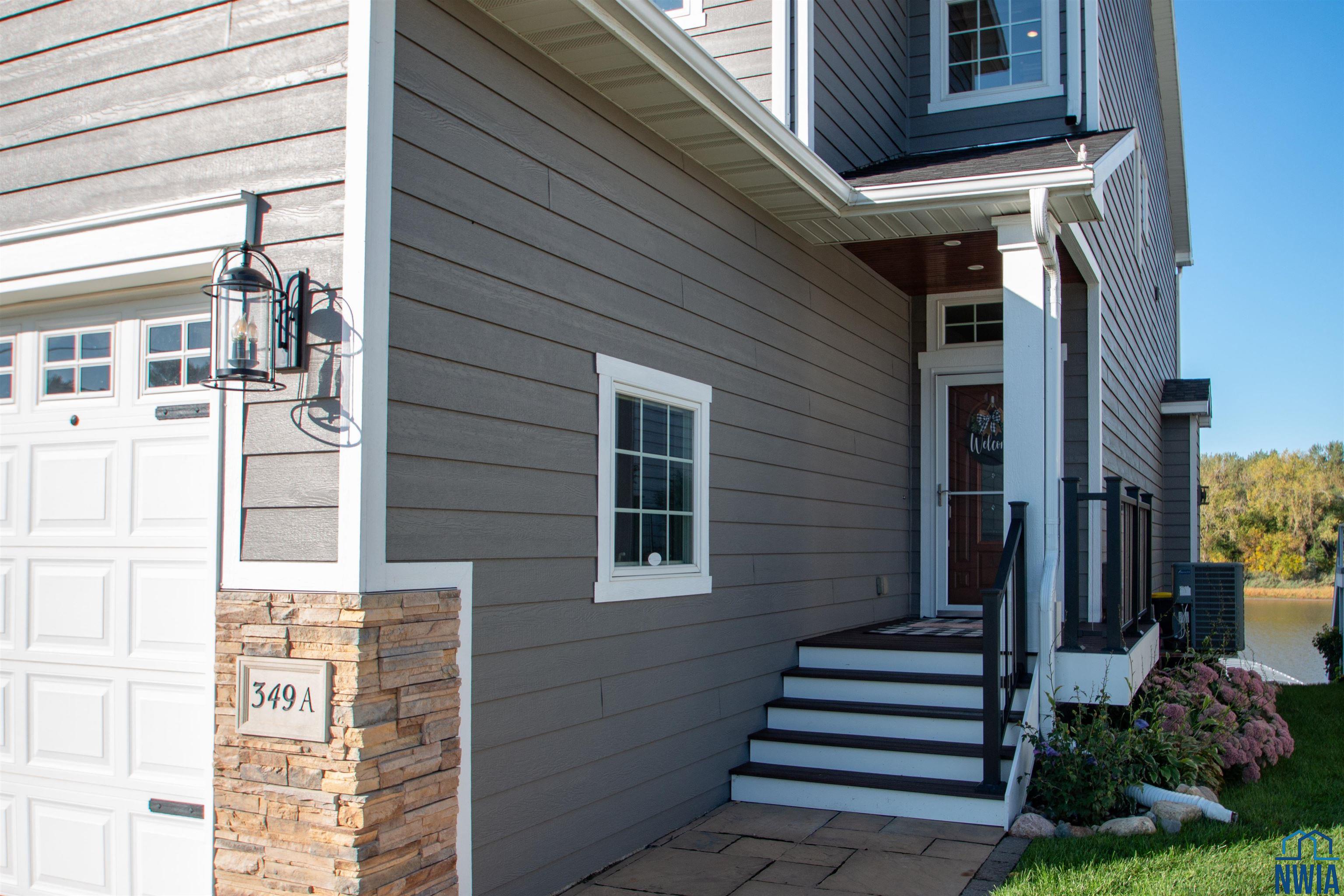 McCook Lake, South Dakota, 57049, United States, 3 Bedrooms Bedrooms, ,4 BathroomsBathrooms,Residential,For Sale,1974954