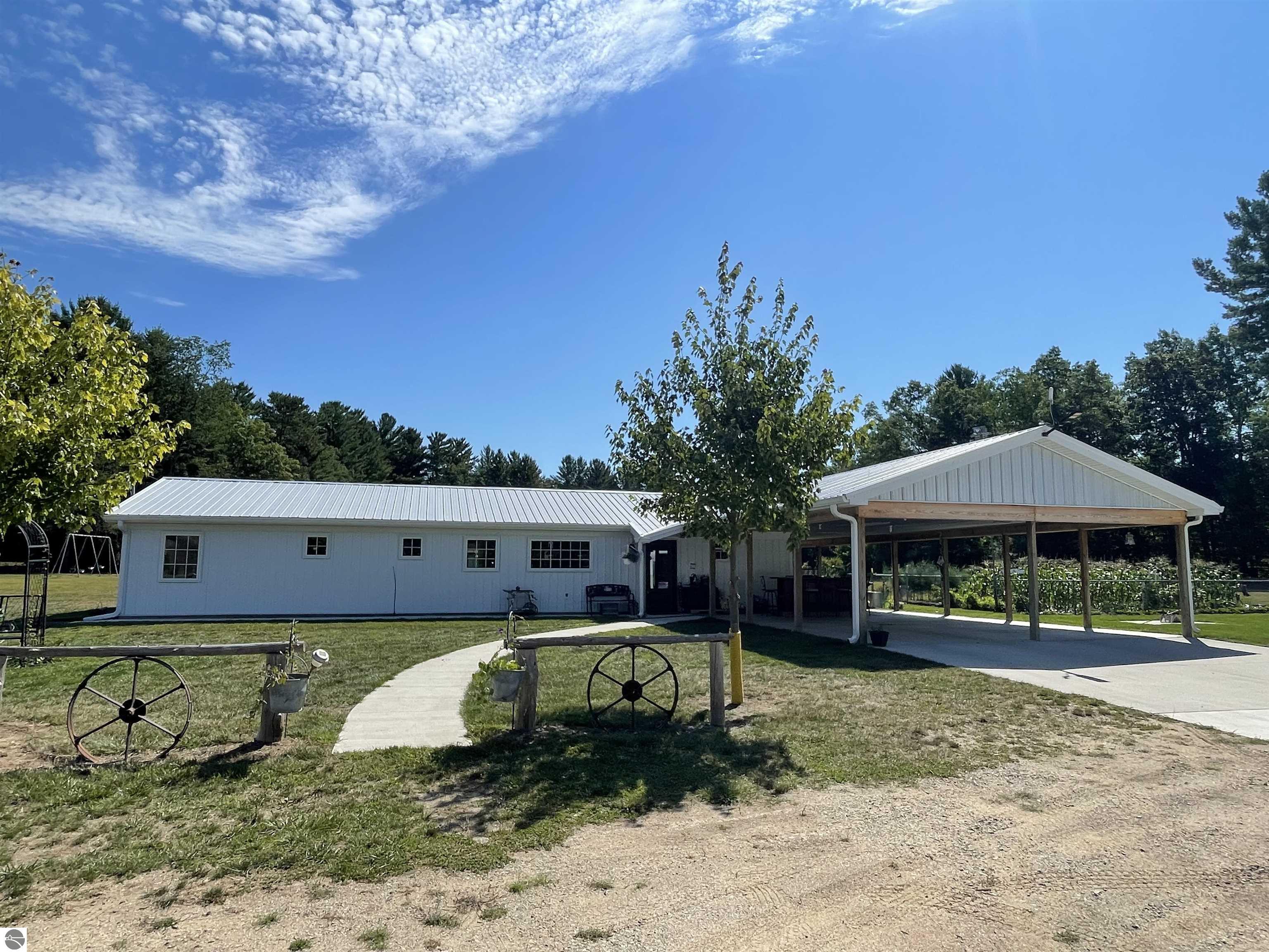 Harrison, Michigan, 48625, United States, 3 Bedrooms Bedrooms, ,3 BathroomsBathrooms,Residential,For Sale,1982691