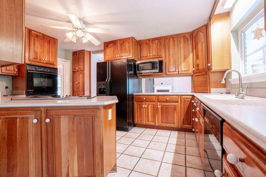 Fort Walton Beach, Florida, 32547, United States, 4 Bedrooms Bedrooms, ,3 BathroomsBathrooms,Residential,For Sale,1807234