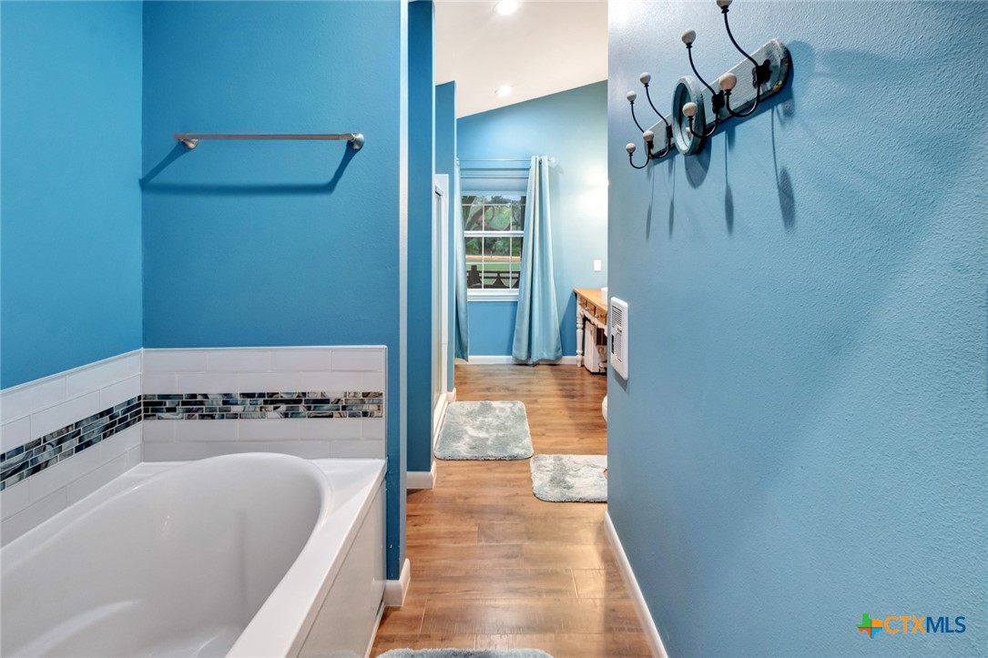 Hallettsville, Texas, 77964, United States, 2 Bedrooms Bedrooms, ,2 BathroomsBathrooms,Residential,For Sale,1989006