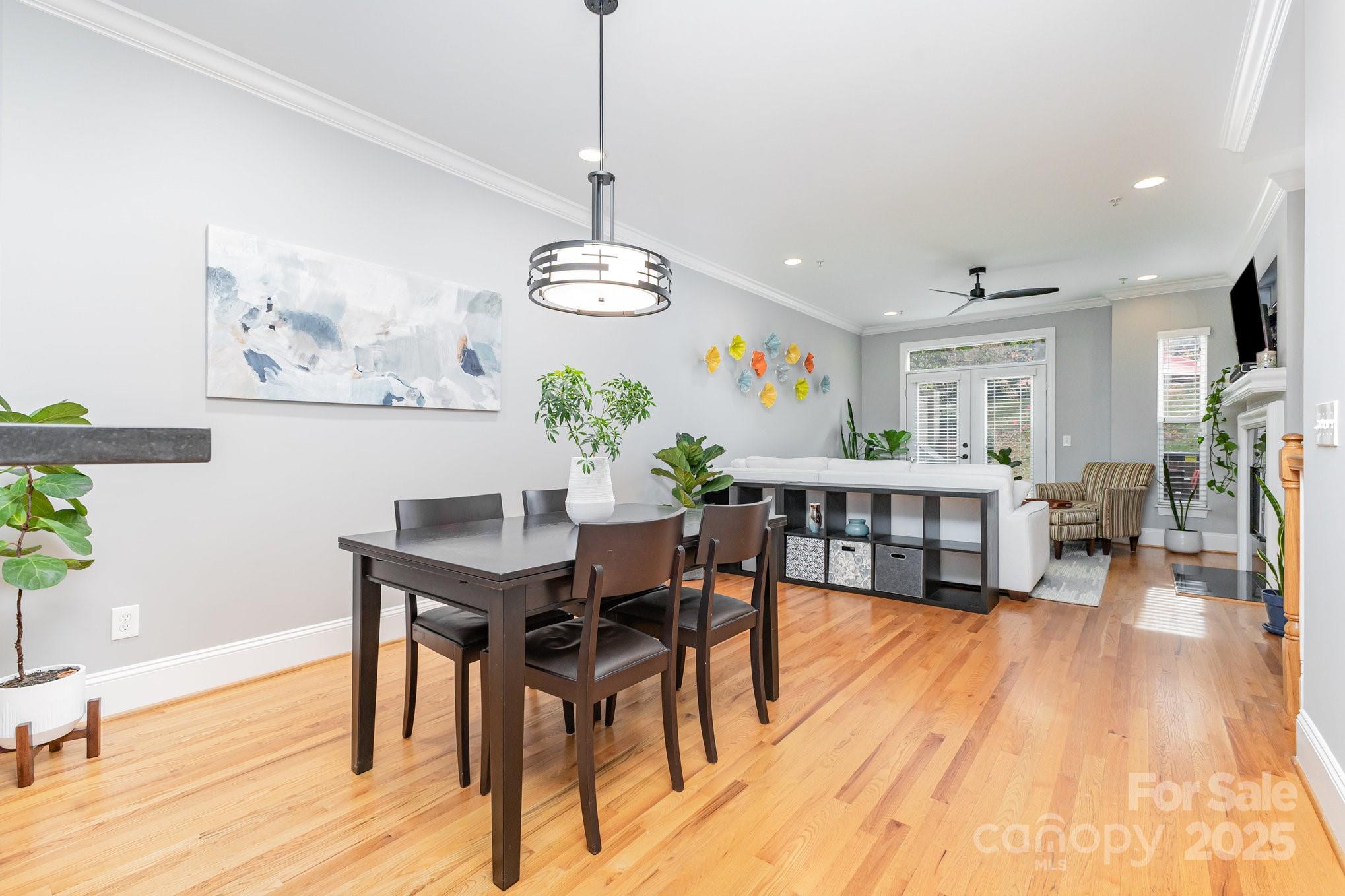 Charlotte, North Carolina, 28207, United States, 2 Bedrooms Bedrooms, ,3 BathroomsBathrooms,Residential,For Sale,1997449