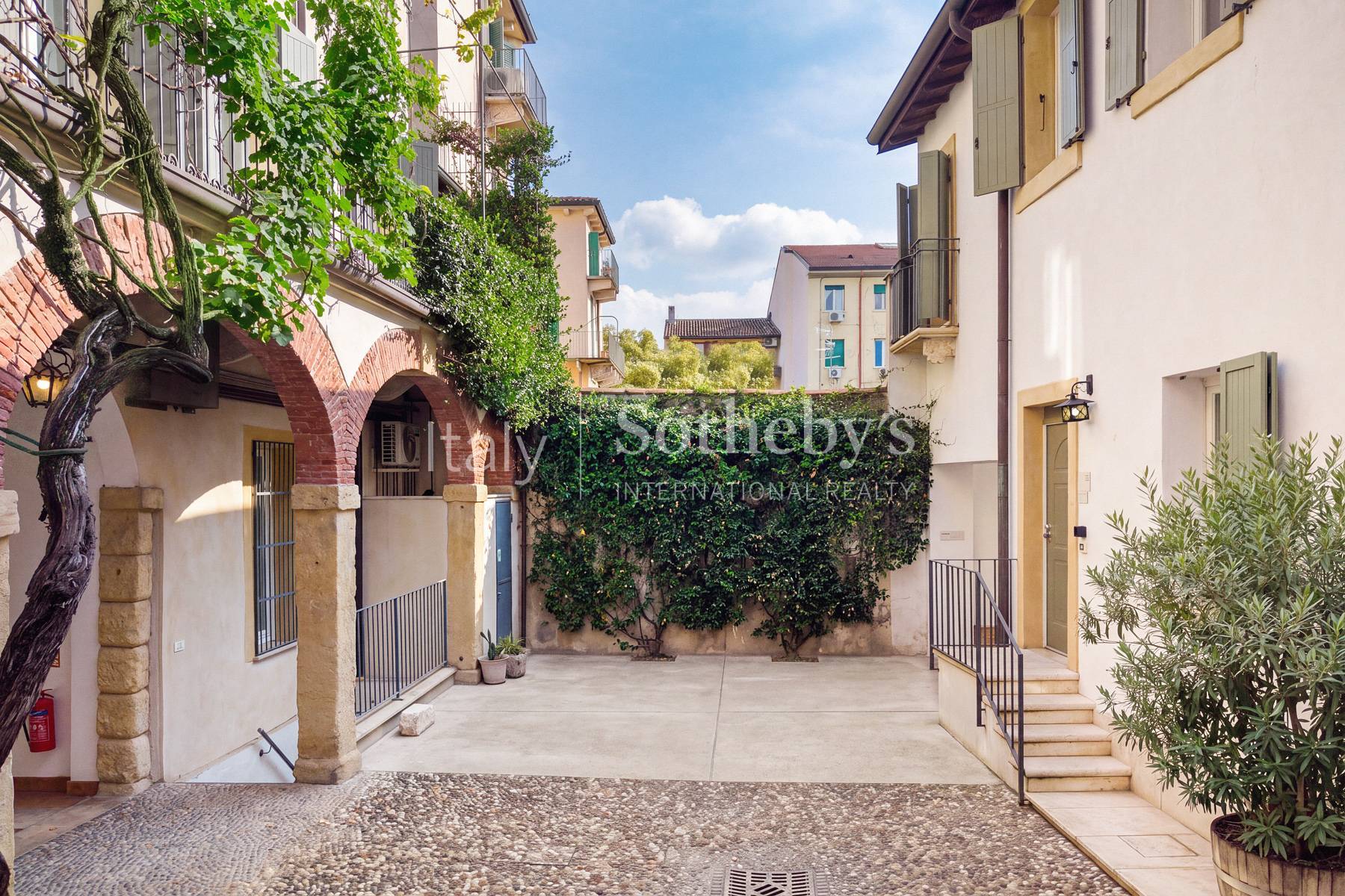  16th-Century Palazzo Just Steps from Verona’s Historic Centre - 物件實景