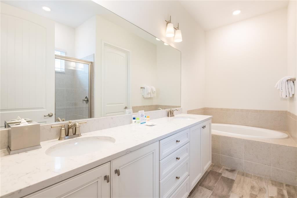 Kissimmee, Florida, 34747, United States, 6 Bedrooms Bedrooms, ,6 BathroomsBathrooms,Residential,For Sale,1994455