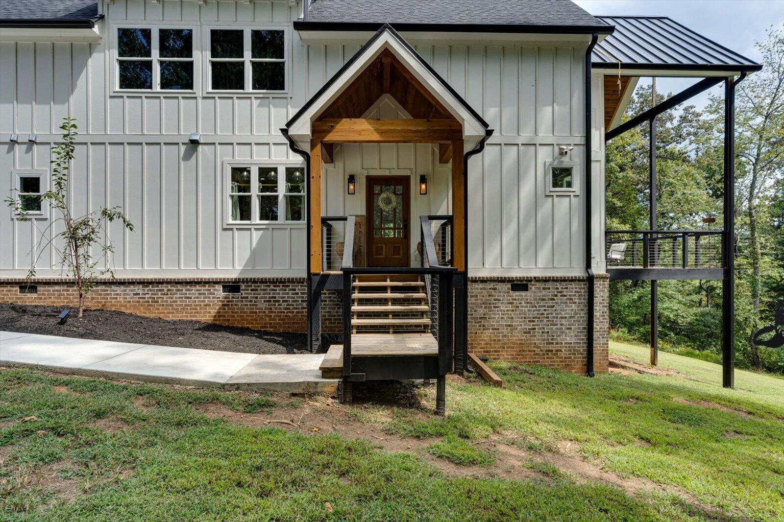 Jasper, Tennessee, 37347, United States, 3 Bedrooms Bedrooms, ,2 BathroomsBathrooms,Residential,For Sale,1976717