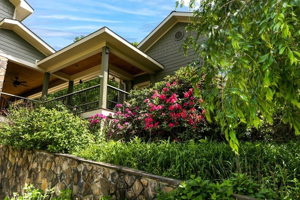 Hayesville, North Carolina, 28904, United States, 4 Bedrooms Bedrooms, ,4 BathroomsBathrooms,Residential,For Sale,1879650