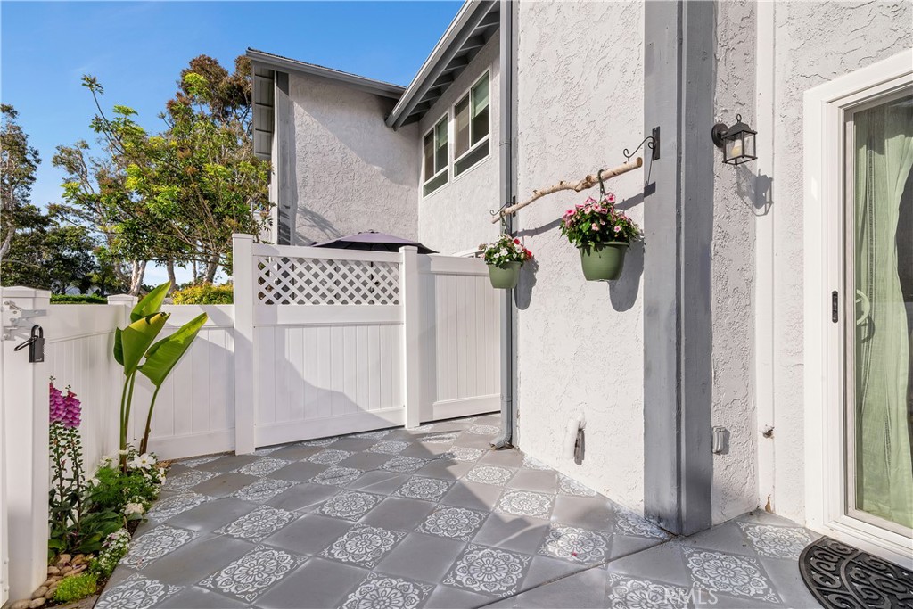 Carlsbad, California, 92011, United States, 2 Bedrooms Bedrooms, ,2 BathroomsBathrooms,Residential,For Sale,1827454