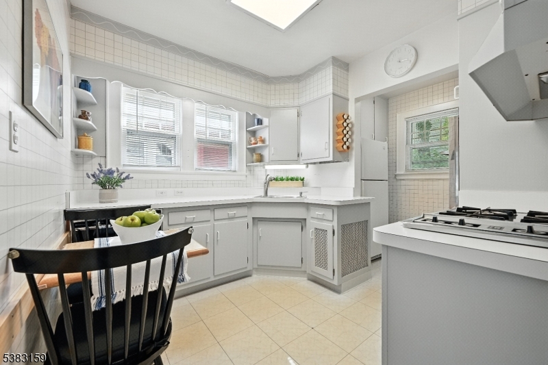Westfield Town, New Jersey, 07090, United States, 3 Bedrooms Bedrooms, ,1 BathroomBathrooms,Residential,For Sale,1941836