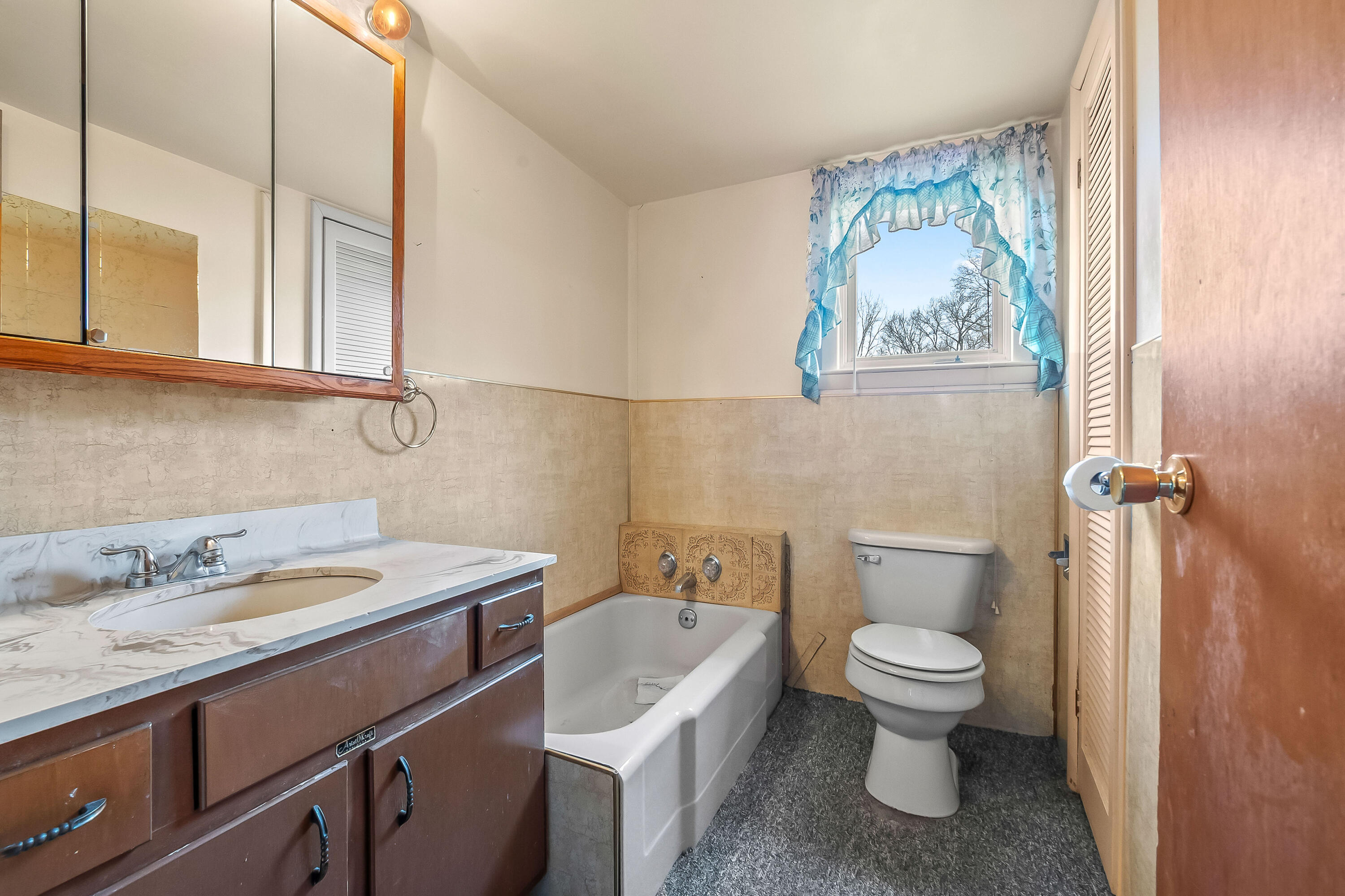 Hillsdale, Michigan, 49242, United States, 3 Bedrooms Bedrooms, ,2 BathroomsBathrooms,Residential,For Sale,2030822