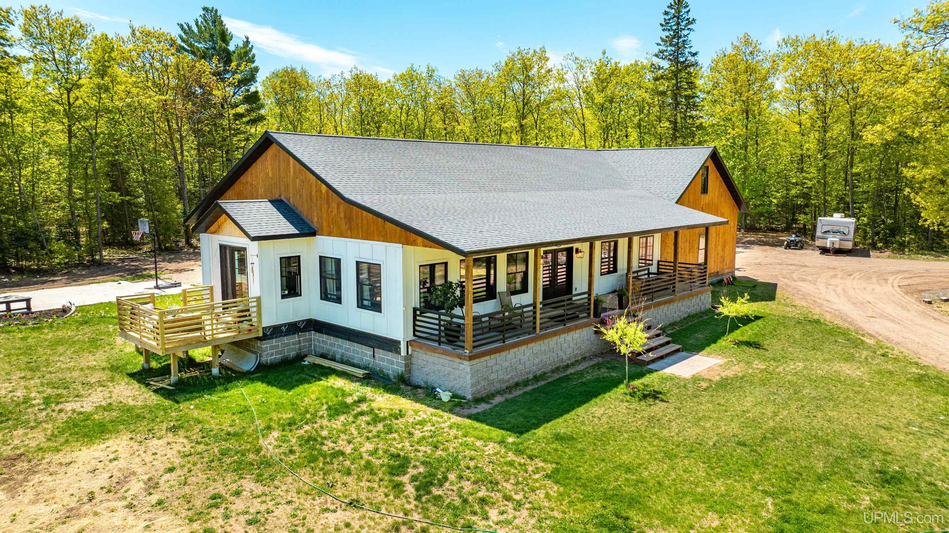 Hancock, Michigan, 49930, United States, 5 Bedrooms Bedrooms, ,3 BathroomsBathrooms,Residential,For Sale,1920535