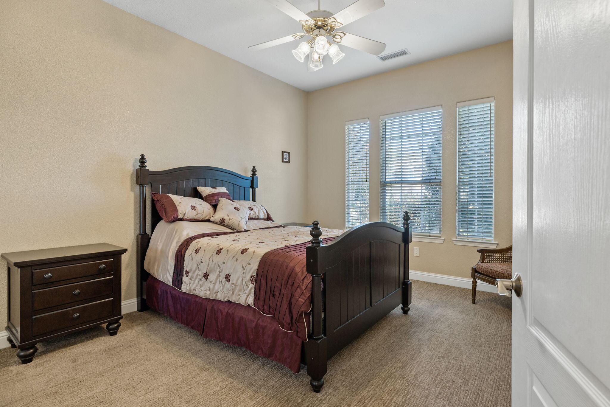 Visalia, California, 93292, United States, 4 Bedrooms Bedrooms, ,3 BathroomsBathrooms,Residential,For Sale,1977045