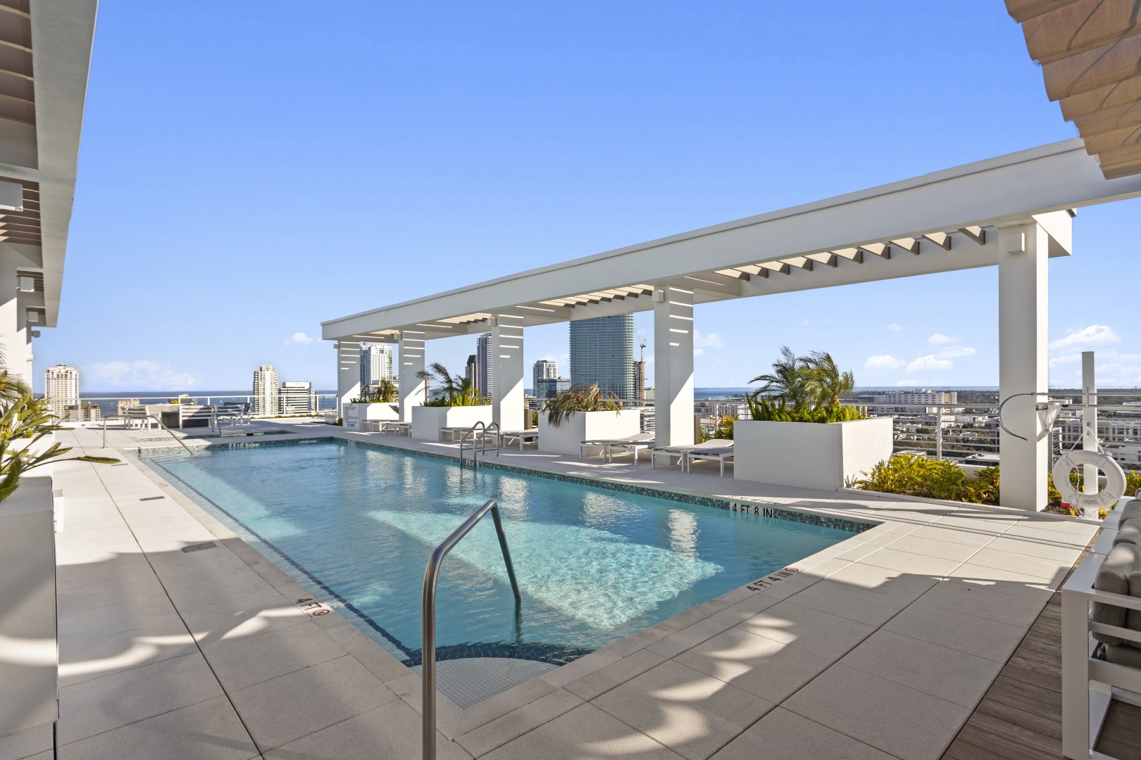 St Petersburg, Florida, 33701, United States, 3 Bedrooms Bedrooms, ,3 BathroomsBathrooms,Residential,For Sale,2018618