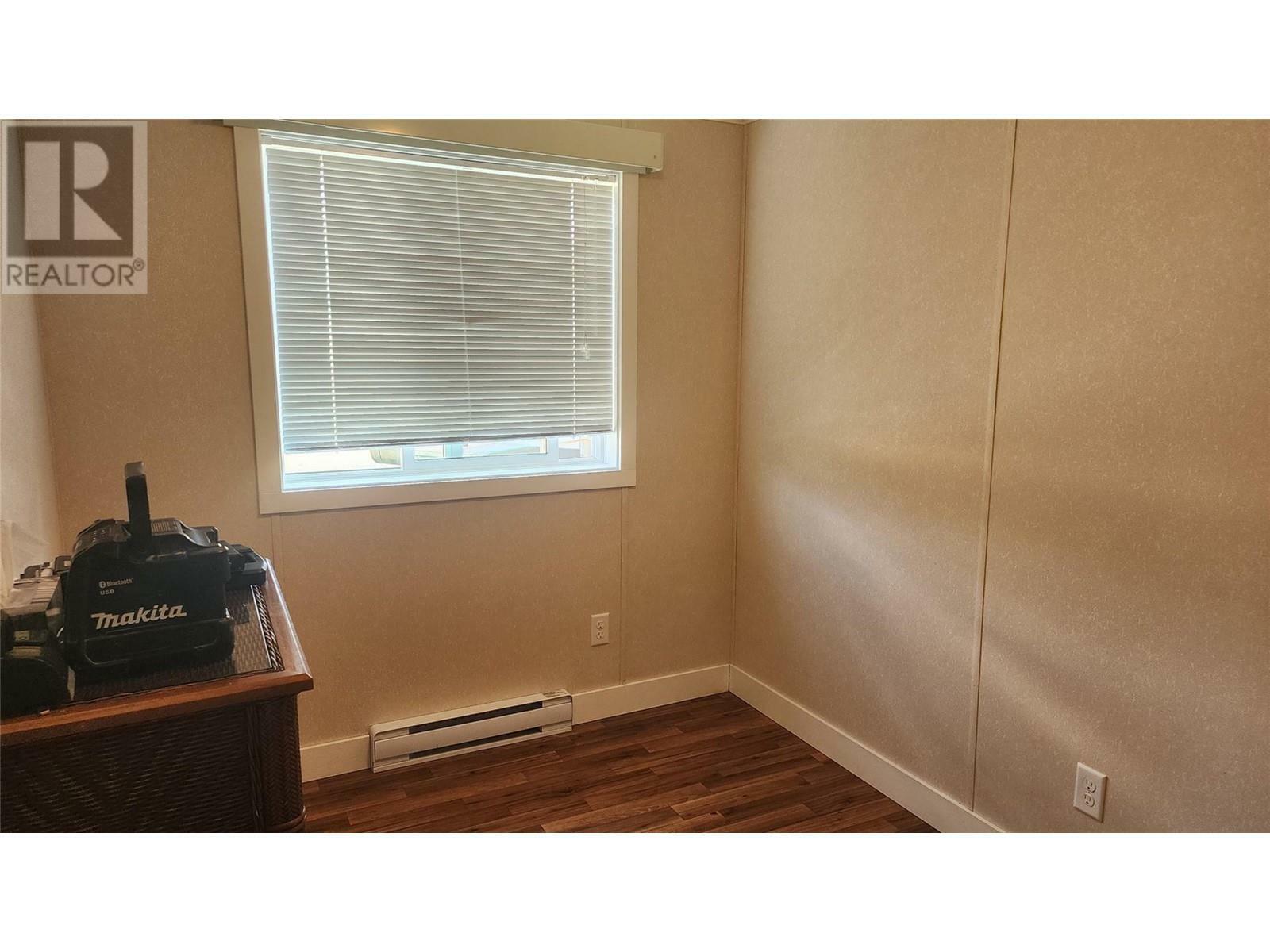 CHERRYVILLE, British Columbia, V0E 2G3, CA, 2 Bedrooms Bedrooms, ,1 BathroomBathrooms,Residential,For Sale,1837133