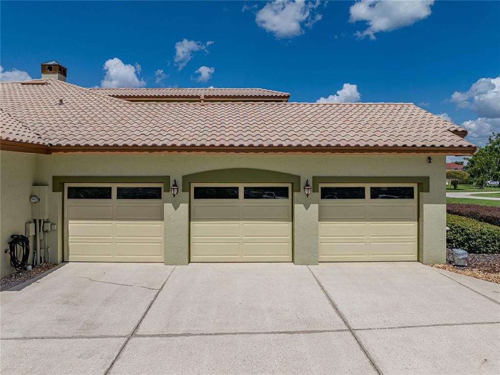 Winter Haven, Florida, 33884, United States, 4 Bedrooms Bedrooms, ,4 BathroomsBathrooms,Residential,For Sale,1934531