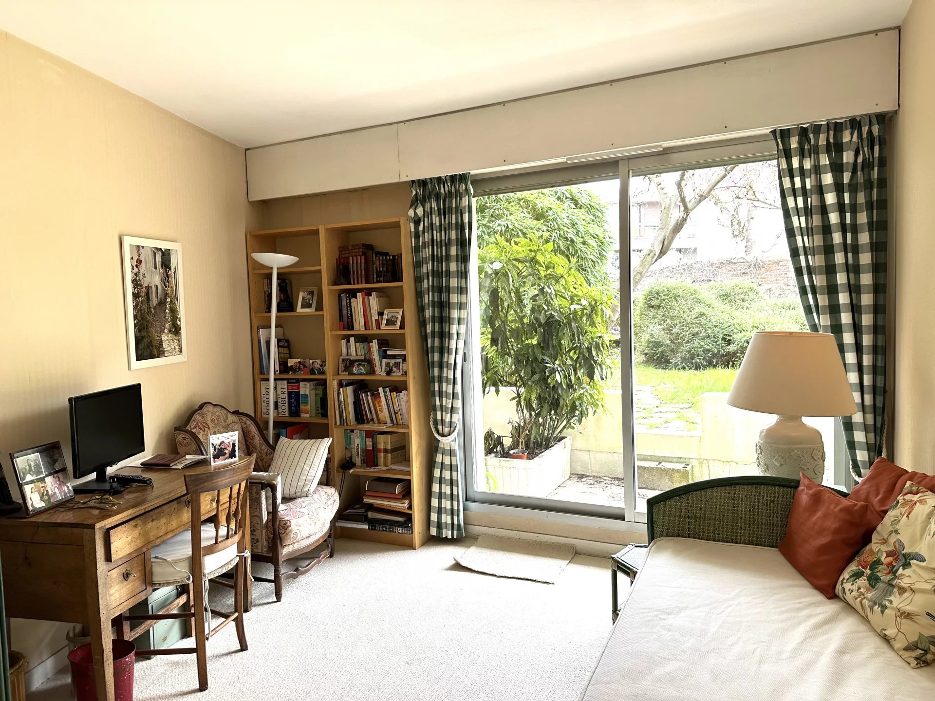 Le Vésinet, Île-de-France, 78110, FR, 2 Bedrooms Bedrooms, ,2 BathroomsBathrooms,Residential,For Sale,1994889