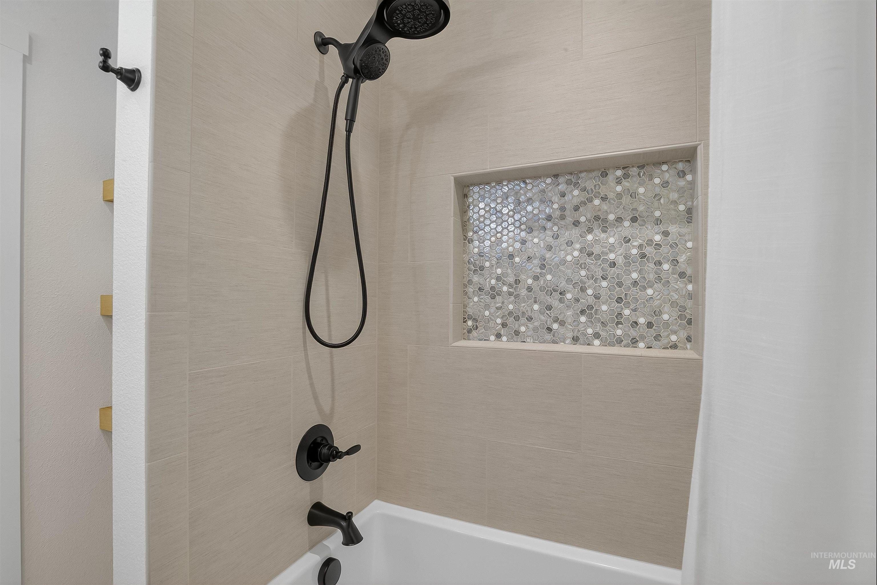 Clarkston, Washington, 99403, United States, 3 Bedrooms Bedrooms, ,3 BathroomsBathrooms,Residential,For Sale,1975063