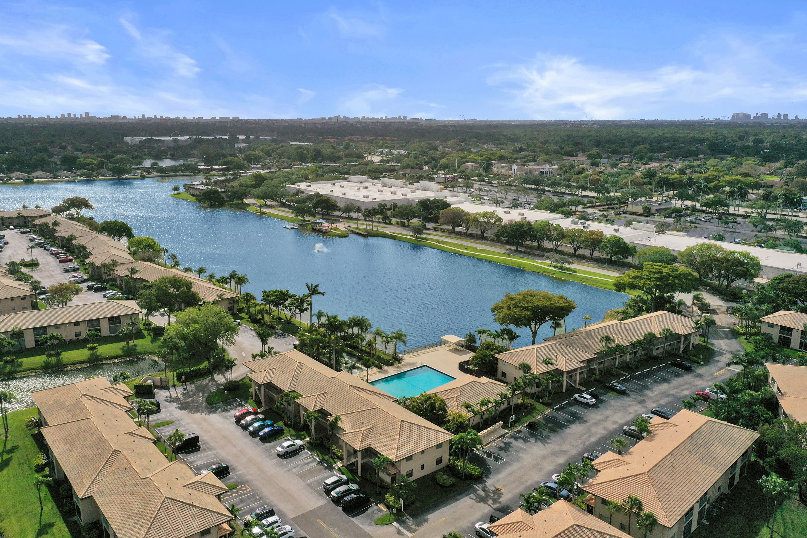  5531 Lakeside Drive, Margate, FL, 33063 - 物件實景