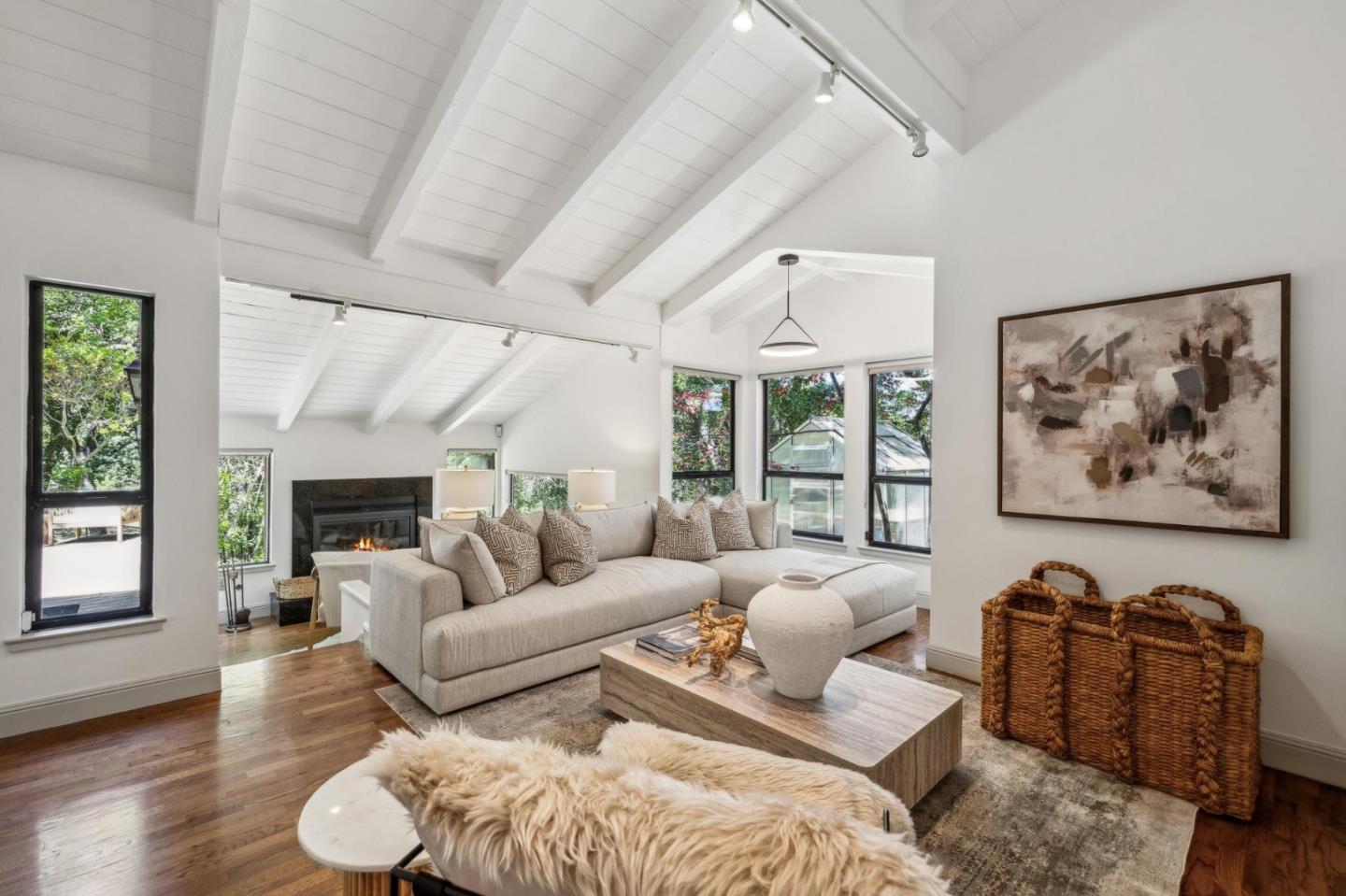 Portola Valley, California, 94028, United States, 6 Bedrooms Bedrooms, ,6 BathroomsBathrooms,Residential,For Sale,1917996