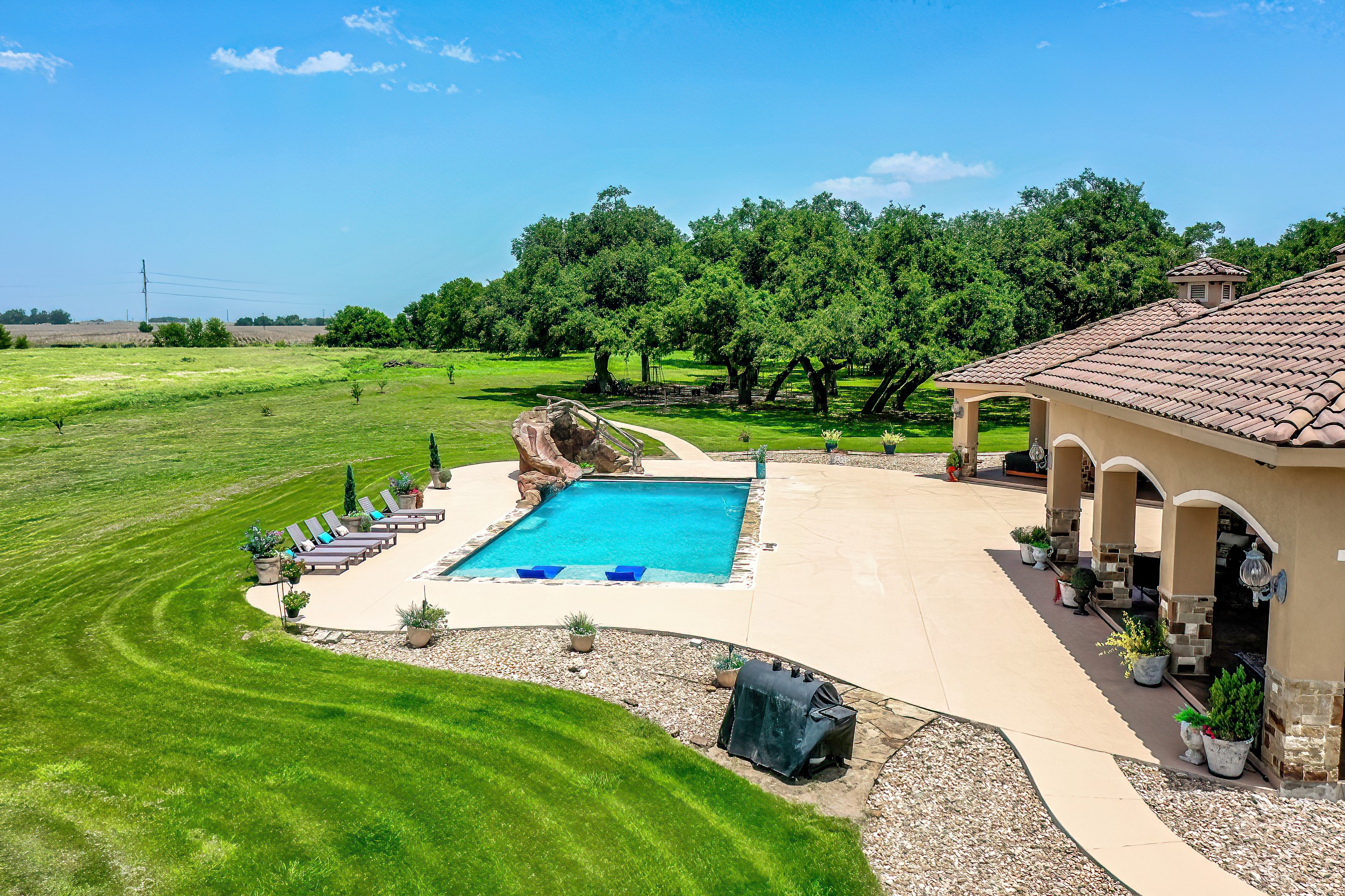 Seguin, Texas, 78155, United States, 7 Bedrooms Bedrooms, ,7 BathroomsBathrooms,Residential,For Sale,1994199