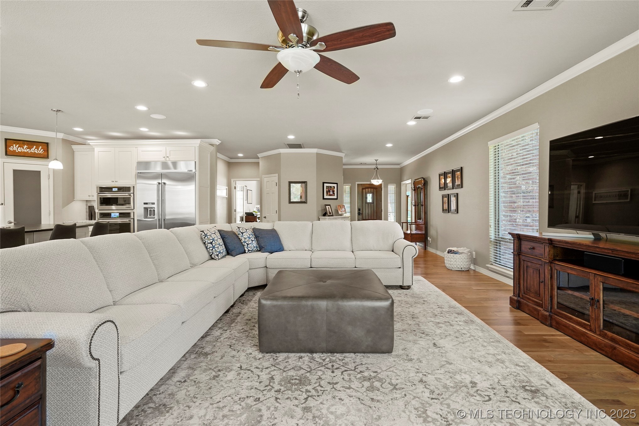 Catoosa, Oklahoma, 74015, United States, 3 Bedrooms Bedrooms, ,3 BathroomsBathrooms,Residential,For Sale,1987944