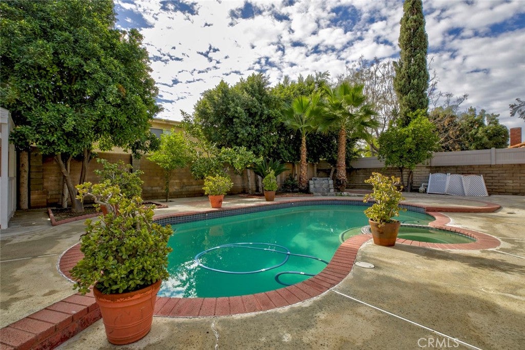 North Hills, California, 91343, United States, 4 Bedrooms Bedrooms, ,4 BathroomsBathrooms,Residential,For Sale,1997104