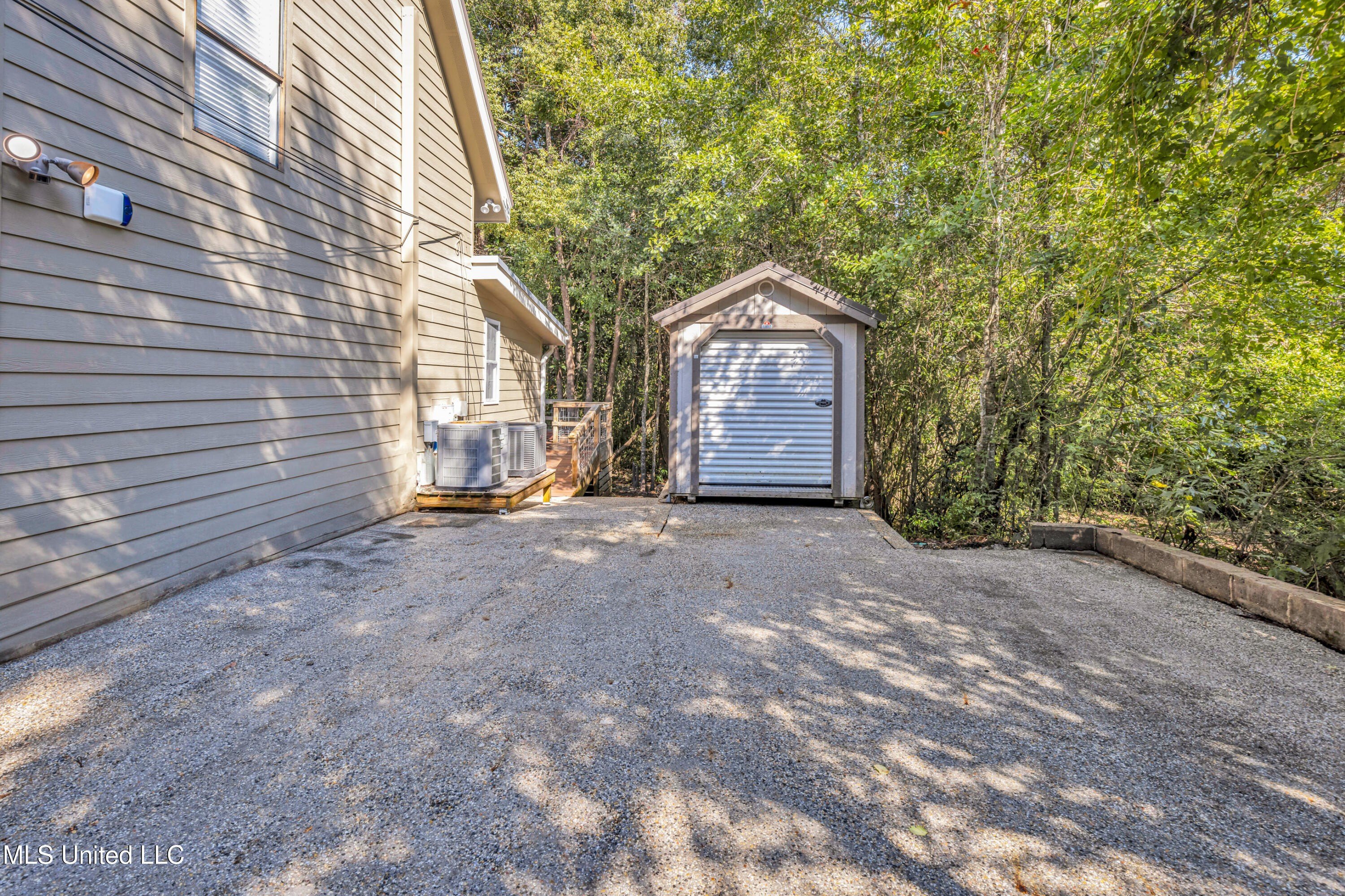 Ocean Springs, Mississippi, 39564, United States, 3 Bedrooms Bedrooms, ,4 BathroomsBathrooms,Residential,For Sale,1942785
