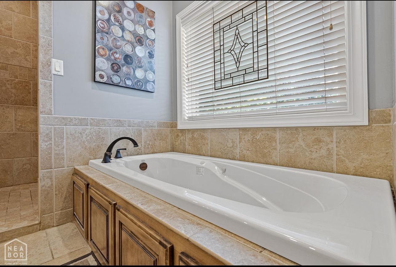 Jonesboro, Arkansas, 72404, United States, 5 Bedrooms Bedrooms, ,5 BathroomsBathrooms,Residential,For Sale,1981744