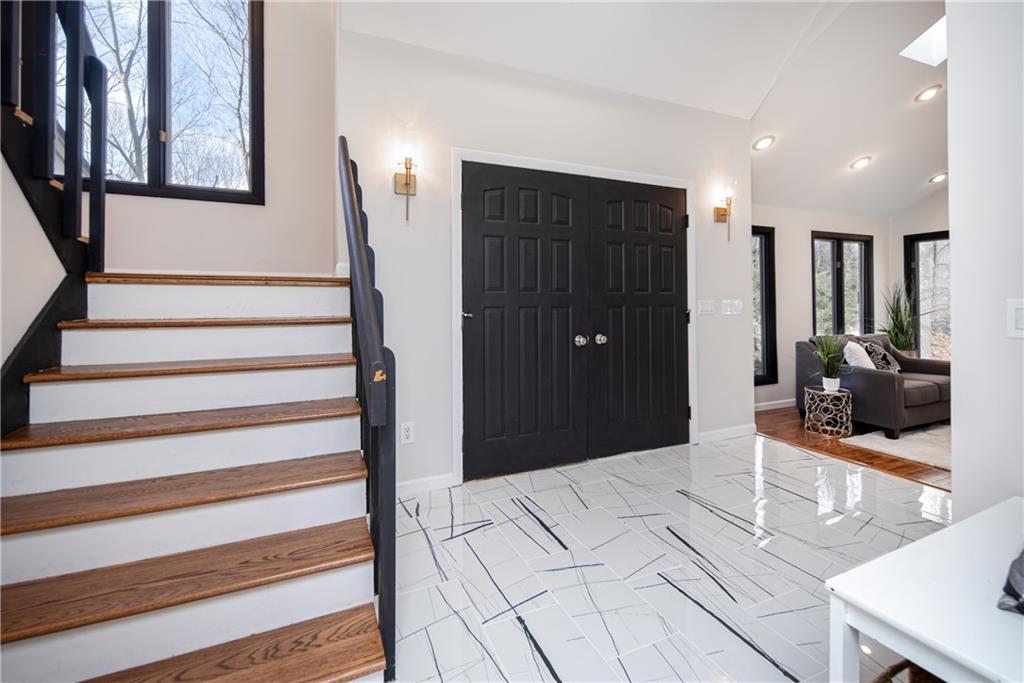 East Greenwich, Rhode Island, 02818, United States, 3 Bedrooms Bedrooms, ,3 BathroomsBathrooms,Residential,For Sale,1905846
