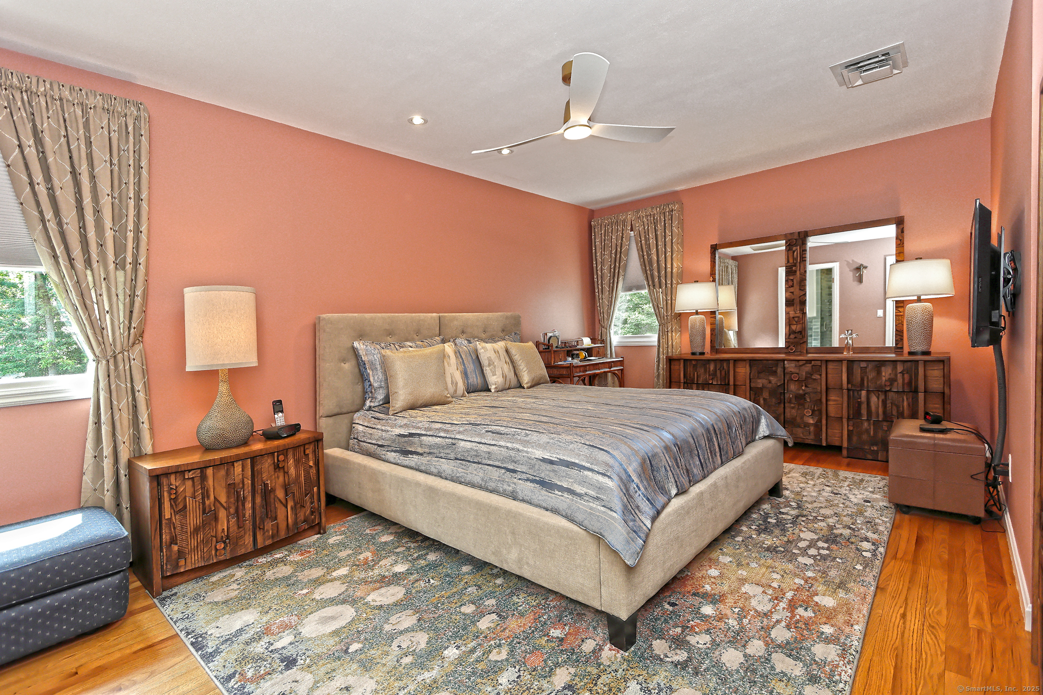 Orange, Connecticut, 06477, United States, 3 Bedrooms Bedrooms, ,3 BathroomsBathrooms,Residential,For Sale,1911286