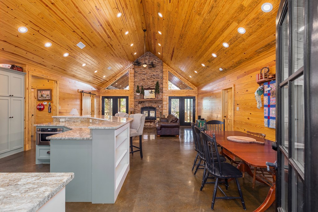 Huntington, Texas, 75949, United States, 3 Bedrooms Bedrooms, ,2 BathroomsBathrooms,Residential,For Sale,2002492