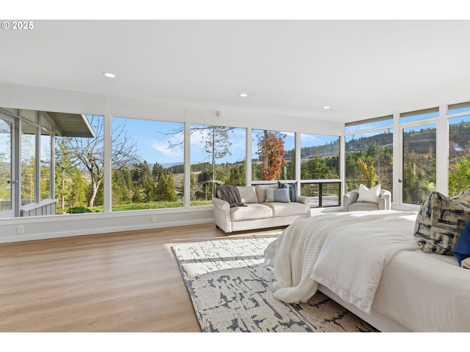 PleasantHill, Oregon, 97455, United States, 5 Bedrooms Bedrooms, ,3 BathroomsBathrooms,Residential,For Sale,1994708